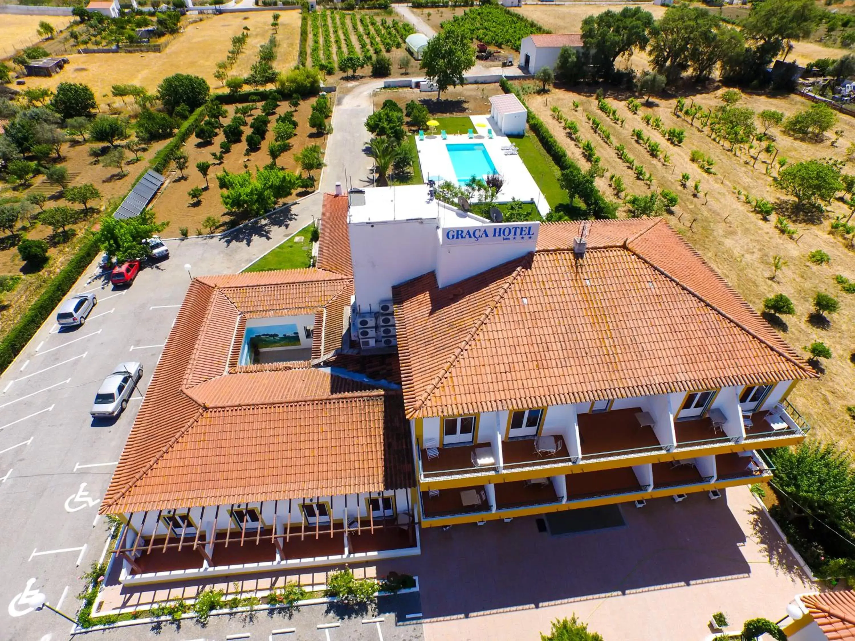 Facade/entrance, Bird's-eye View in Graca Hotel