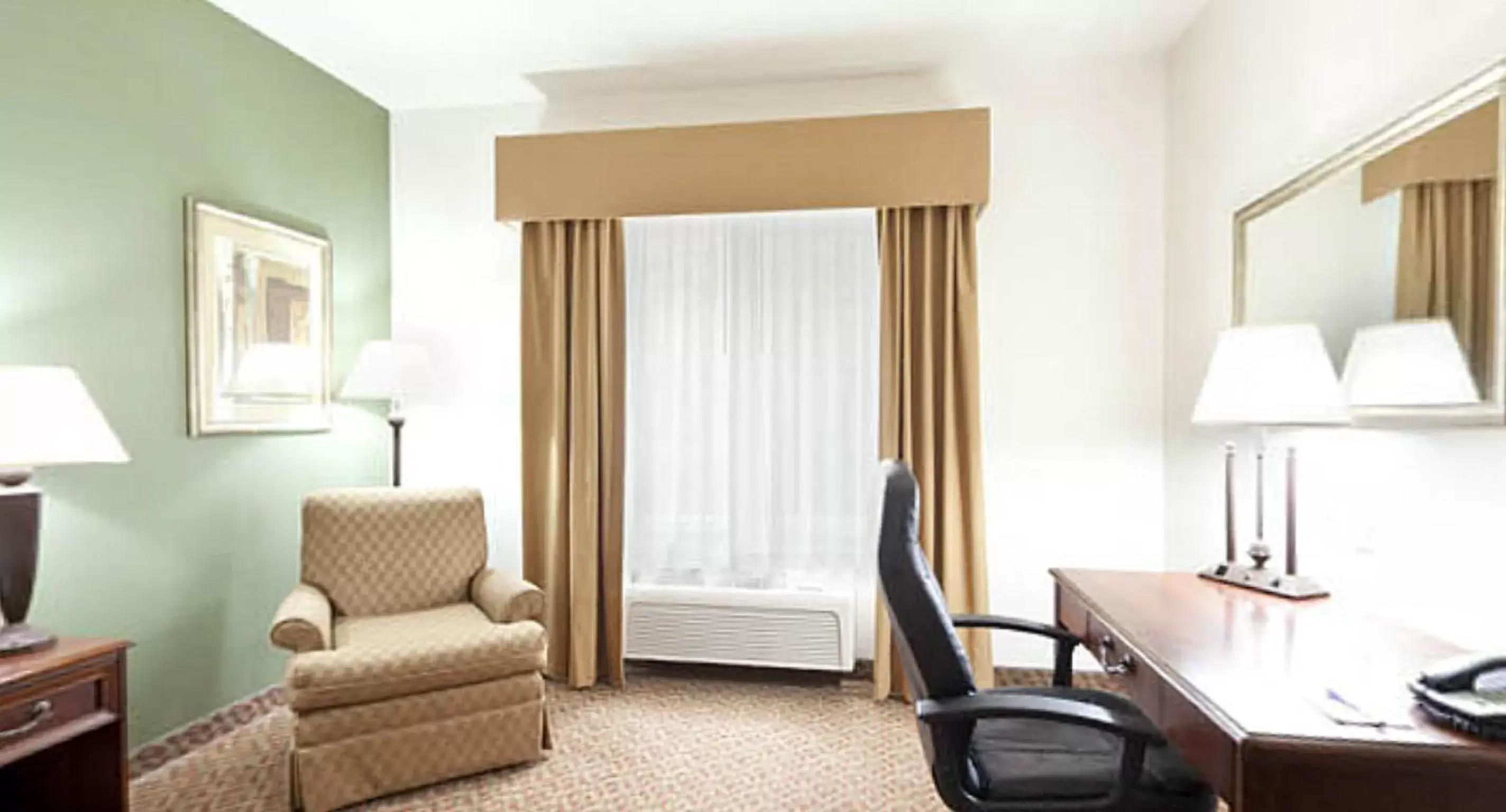 Seating Area in Holiday Inn Express Hotel & Suites Cherry Hills, an IHG Hotel