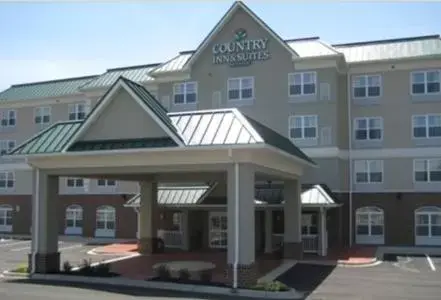 Facade/entrance, Property Building in Country Inn & Suites by Radisson, Lexington Park (Patuxent River Naval Air Station), MD