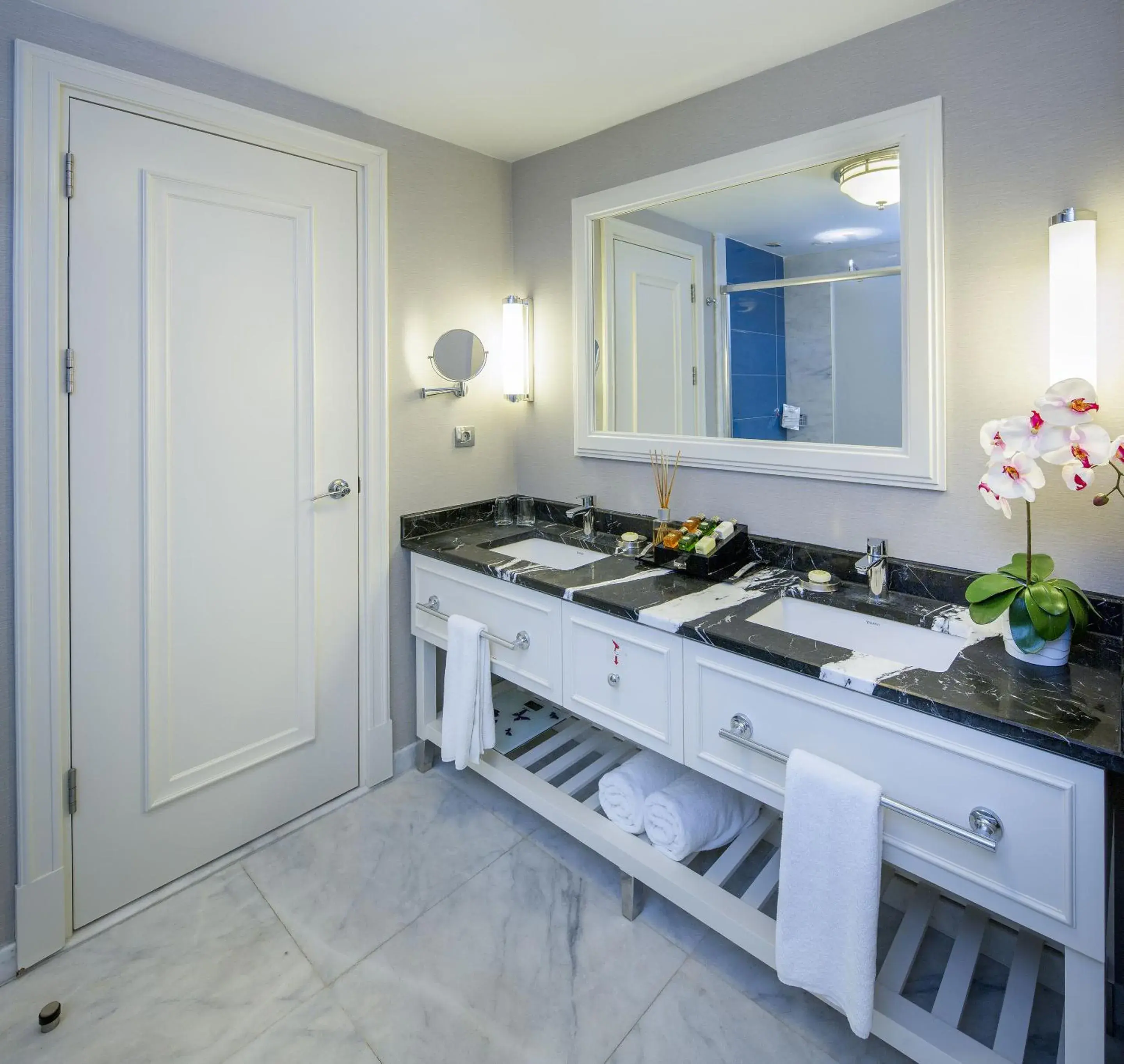 Bathroom, Kitchen/Kitchenette in Titanic Deluxe Belek