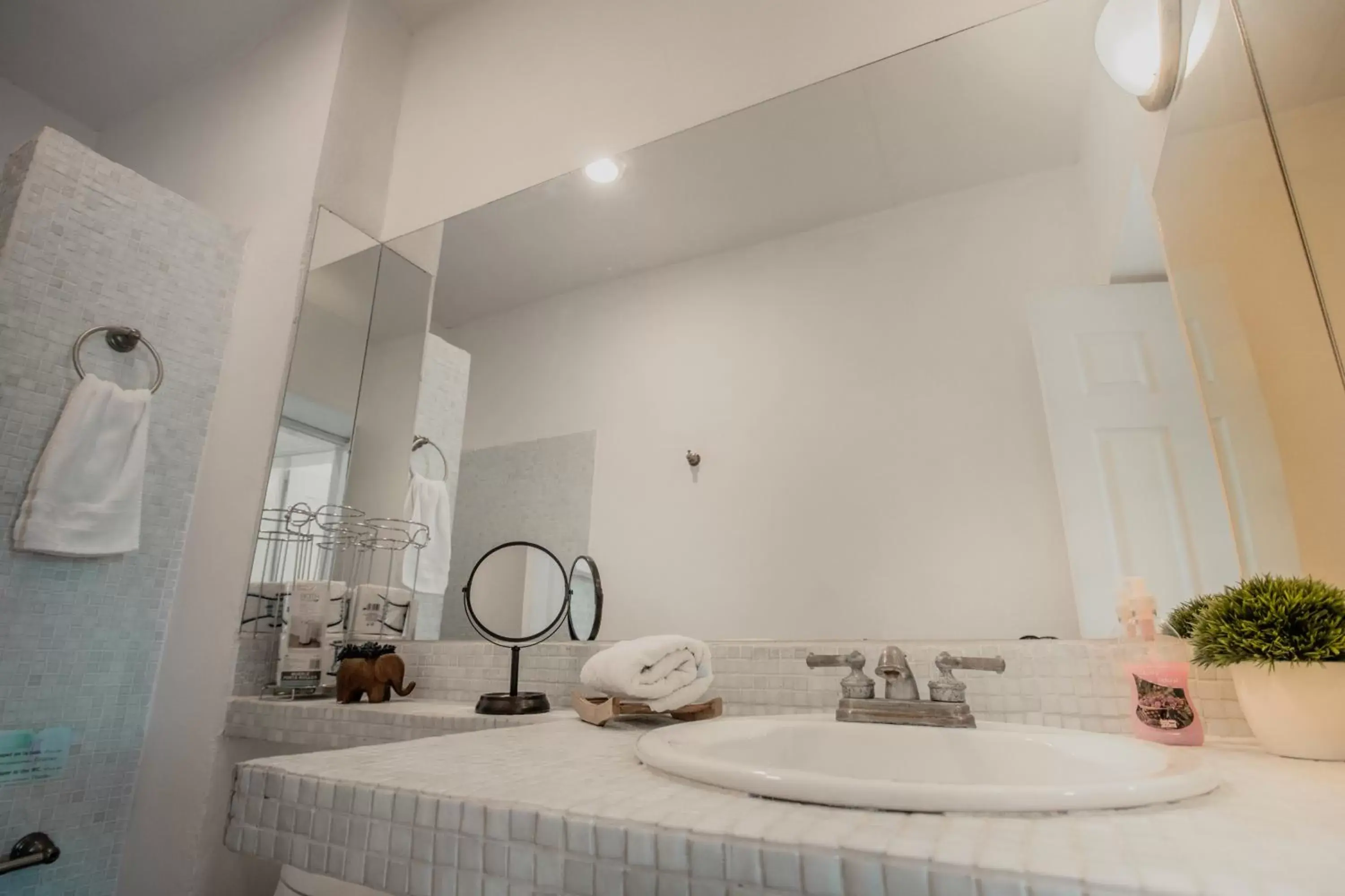 Bathroom in Nasim Condo Hotel con acceso BEACH CLUB GRATIS, metros 5th AVENIDA