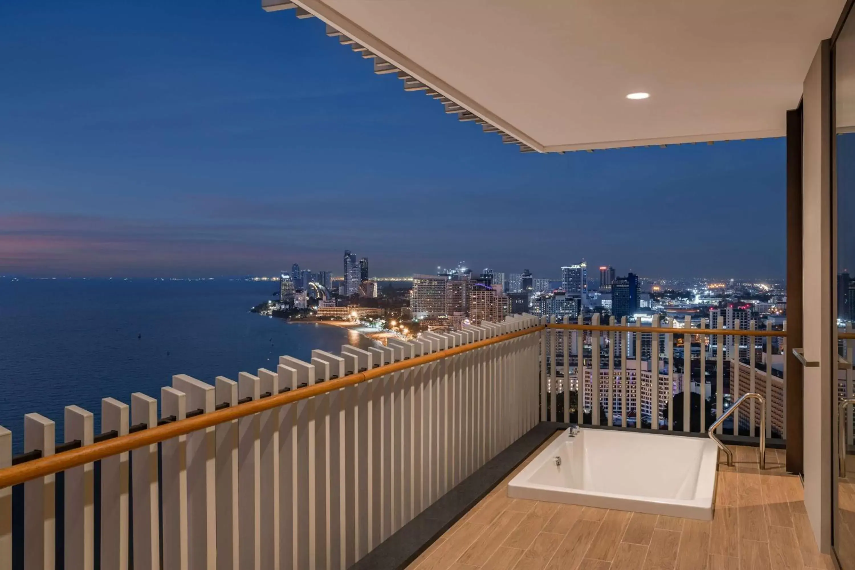 Bathroom, Balcony/Terrace in Hilton Pattaya