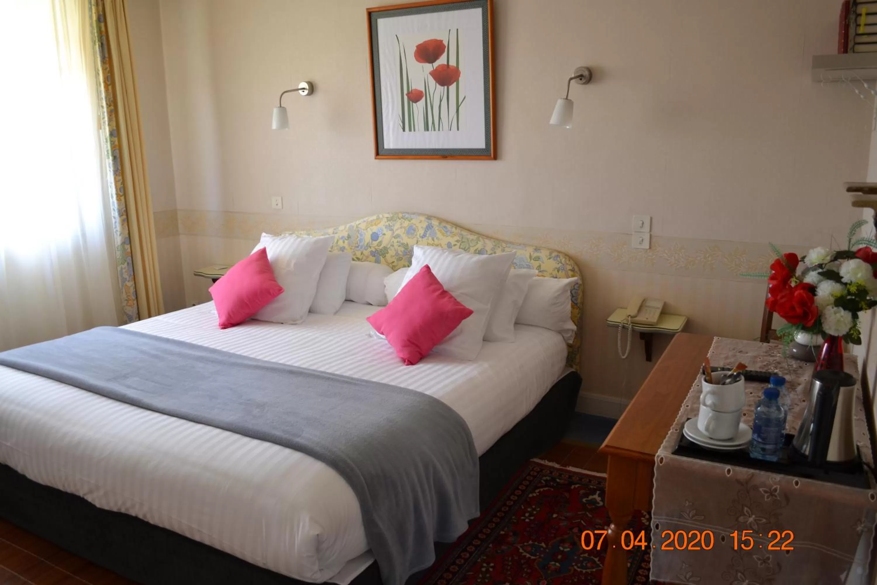 Bed in Hôtel Le Castel