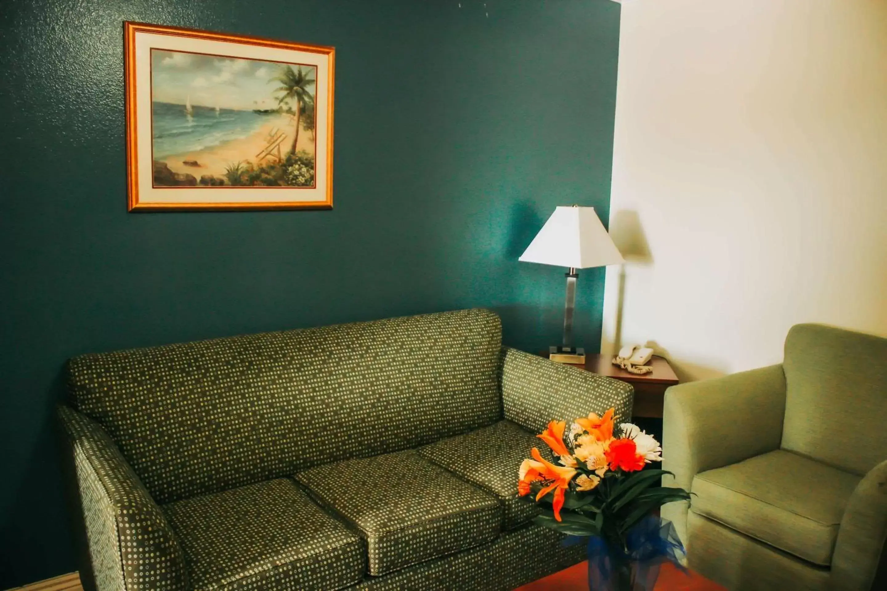 Photo of the whole room, Seating Area in Rodeway Inn & Suites Lake Havasu City