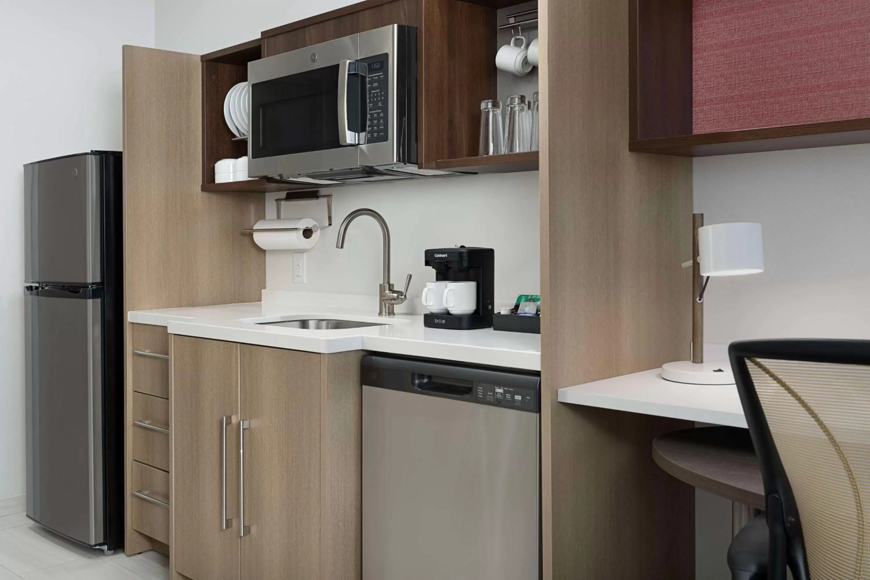 Kitchen or kitchenette in Home2 Suites By Hilton Flower Mound Dallas