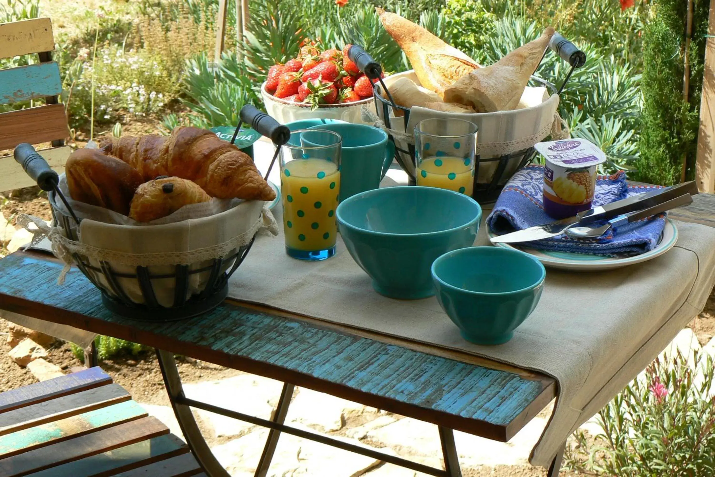 Continental breakfast in L' Escale Tranquille