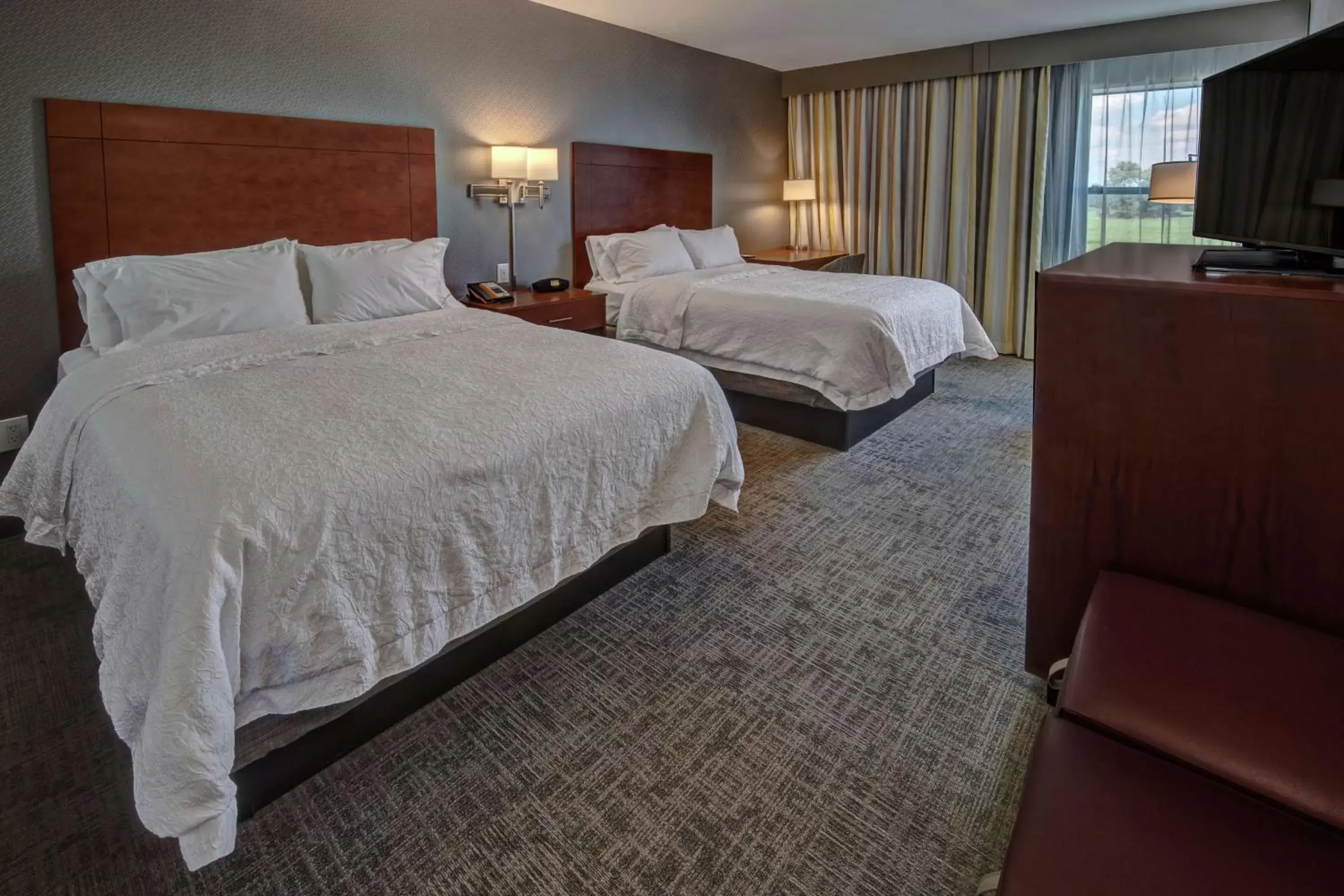 Bedroom, Bed in Hampton Inn Indianapolis-SW-Plainfield