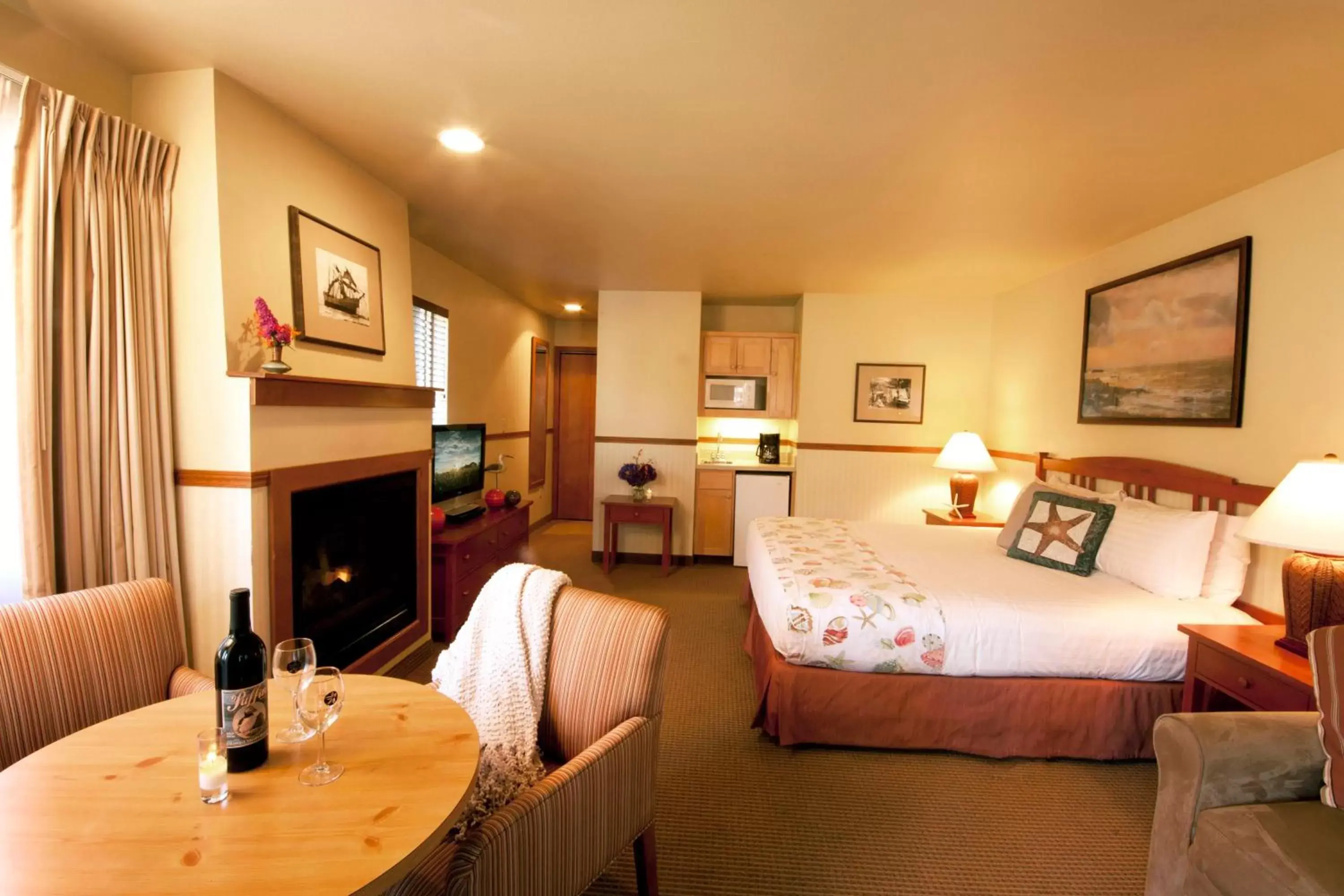Photo of the whole room in Inn at Cannon Beach