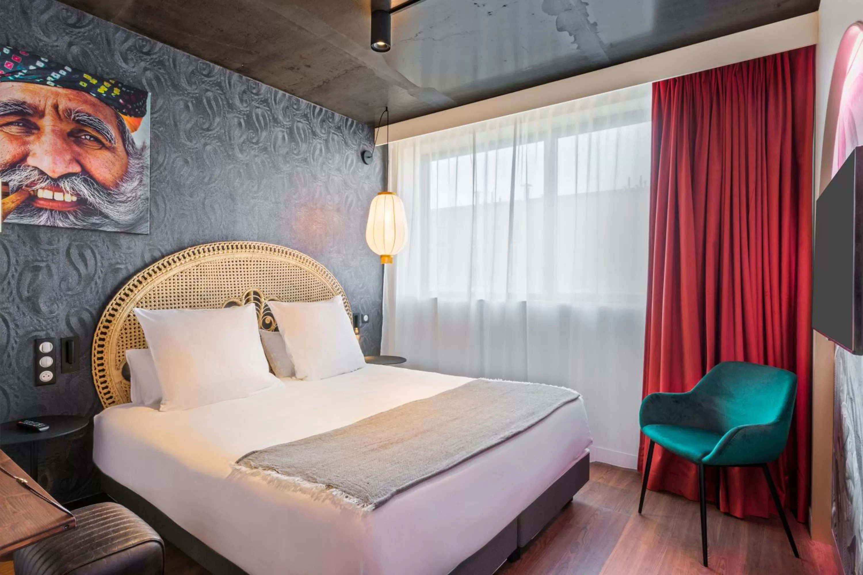 TV and multimedia, Bed in Aiden by Best Western Lorient Centre