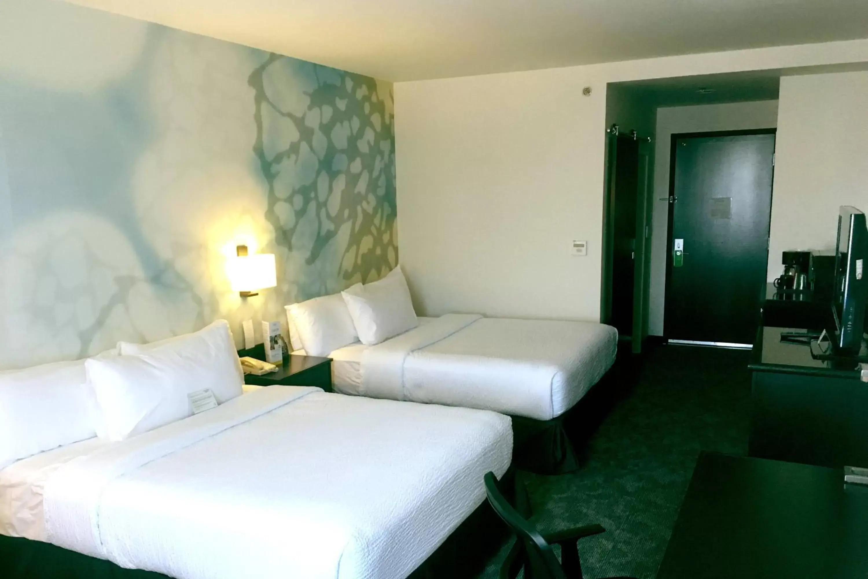 Photo of the whole room, Bed in Courtyard by Marriott San Luis Potosi