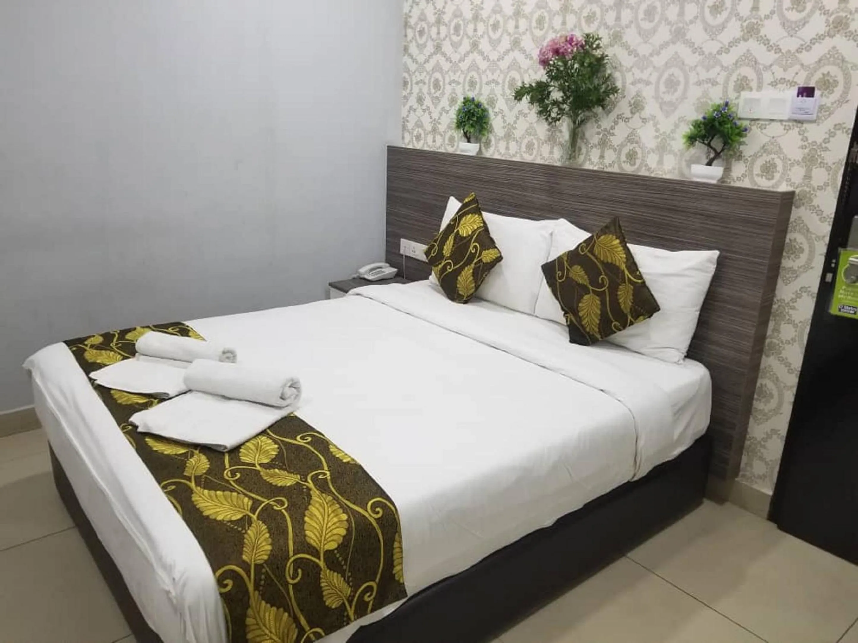 Bedroom, Bed in D'Metro Hotel