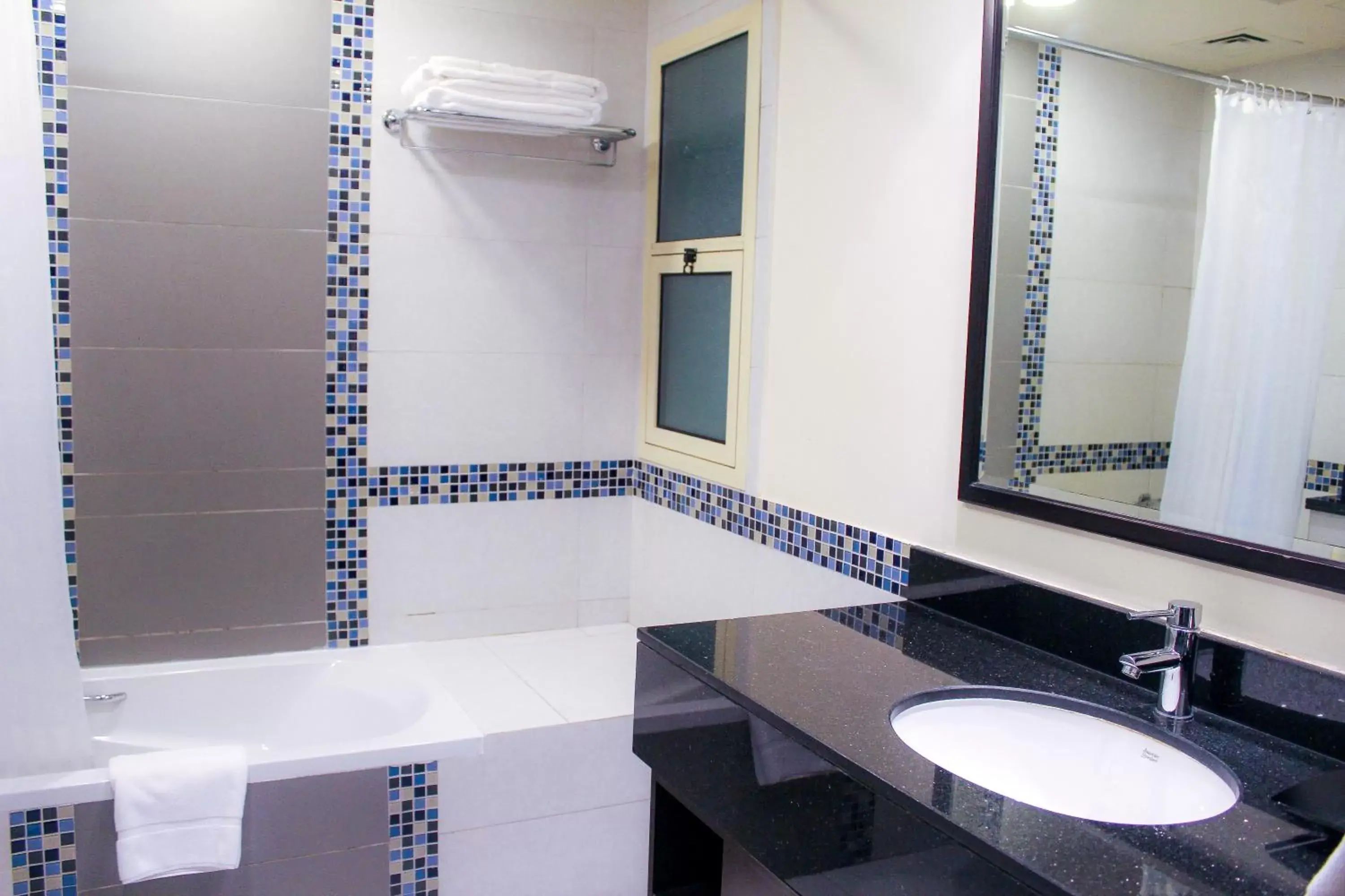 Bathroom in Dunes Hotel Apartment Oud Metha, Bur Dubai
