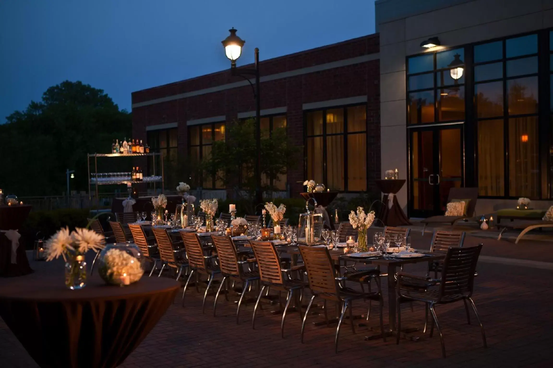 Balcony/Terrace, Restaurant/Places to Eat in Hyatt Regency Coralville