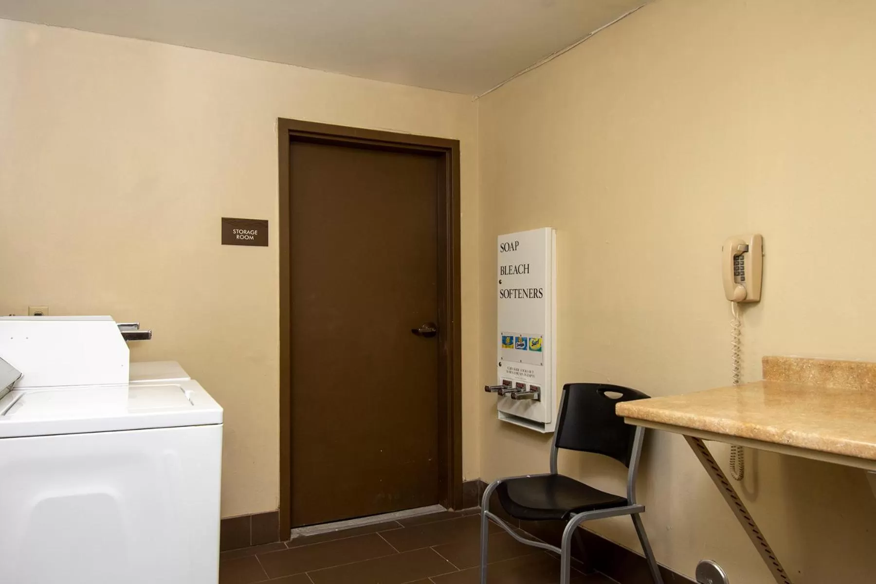 laundry, Bed in Comfort Inn Santa Fe