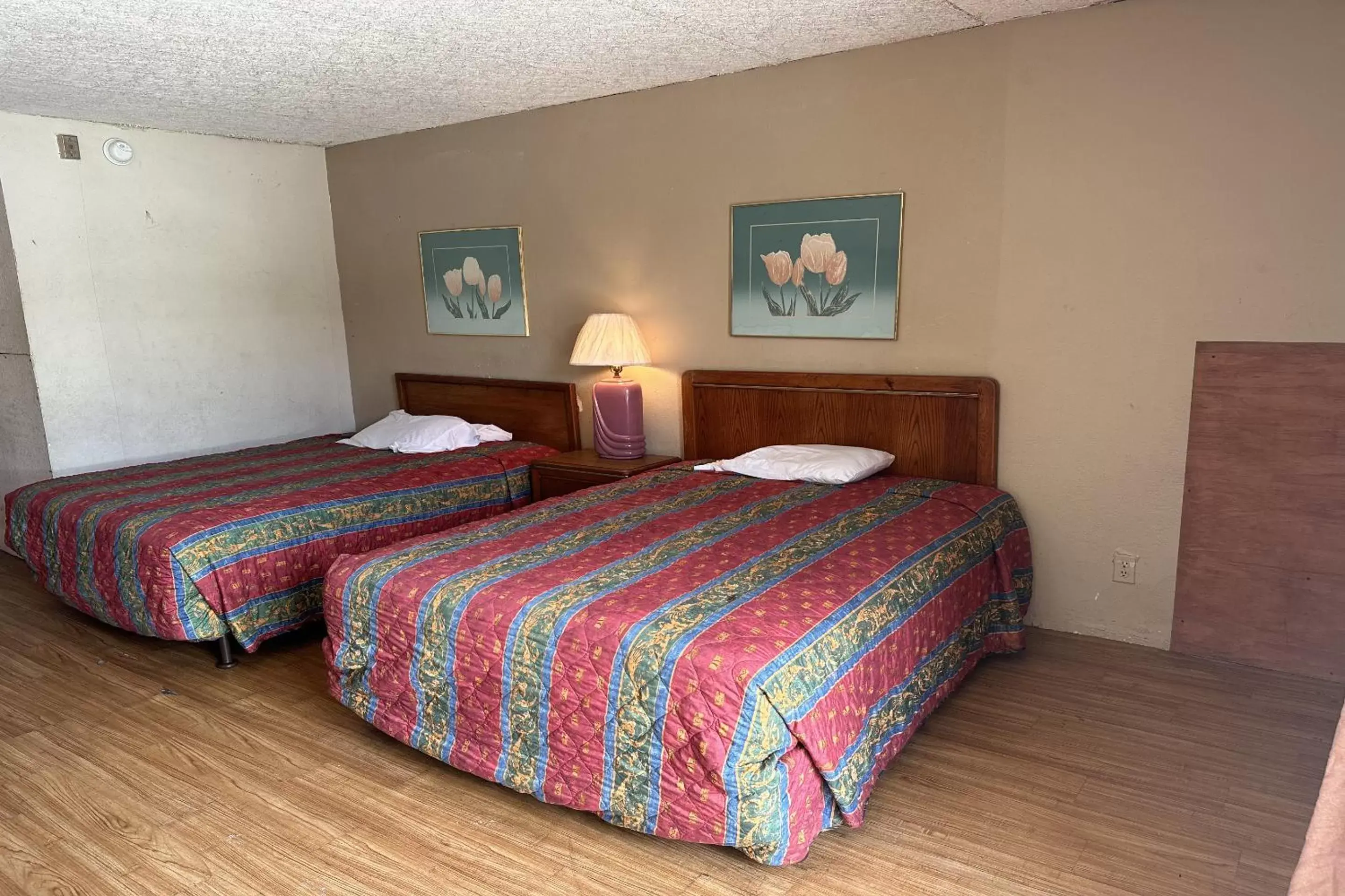 Bedroom, Bed in Kampus Inn by OYO Gainesville - University Area