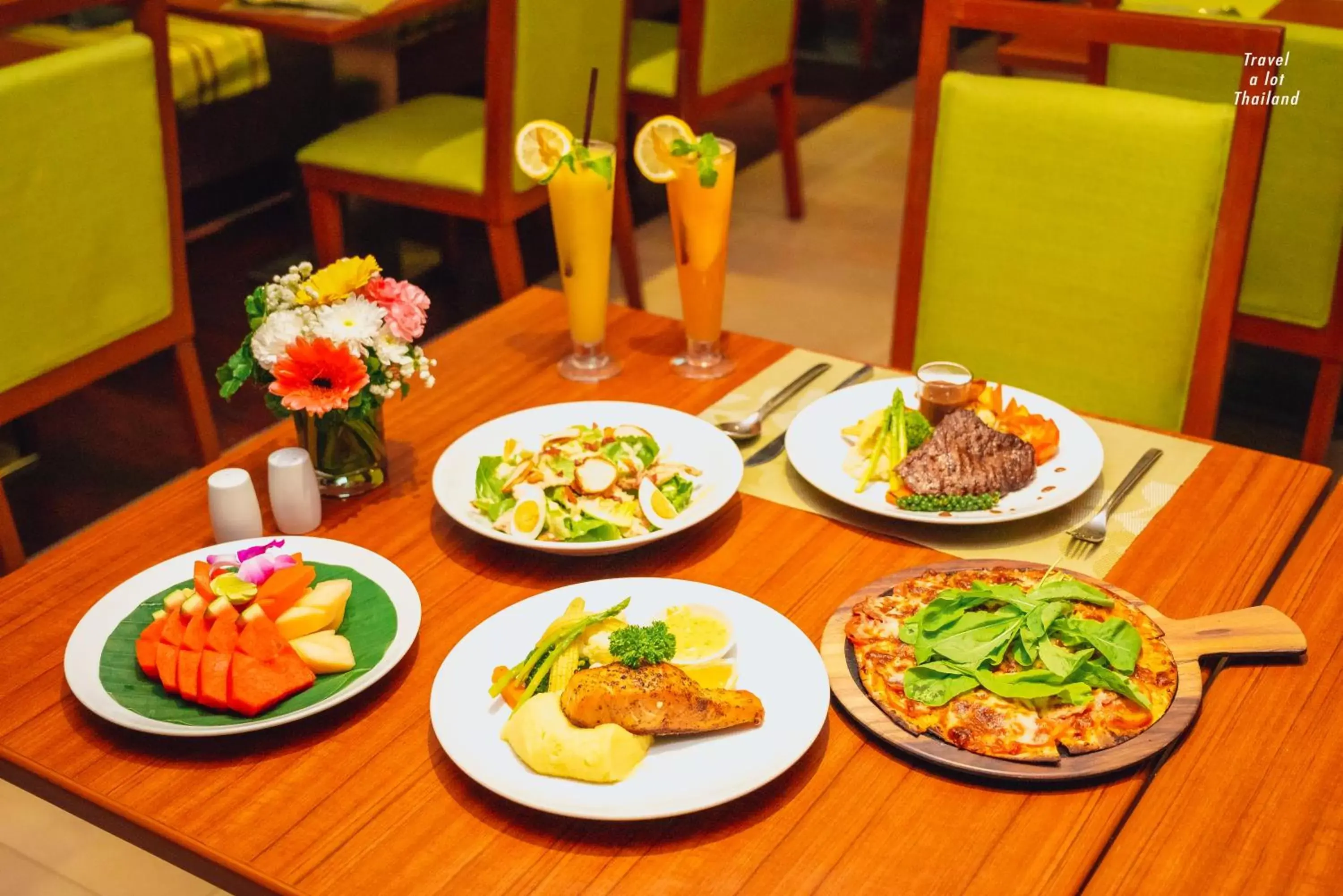 Restaurant/places to eat, Lunch and Dinner in Centara Pattaya Hotel