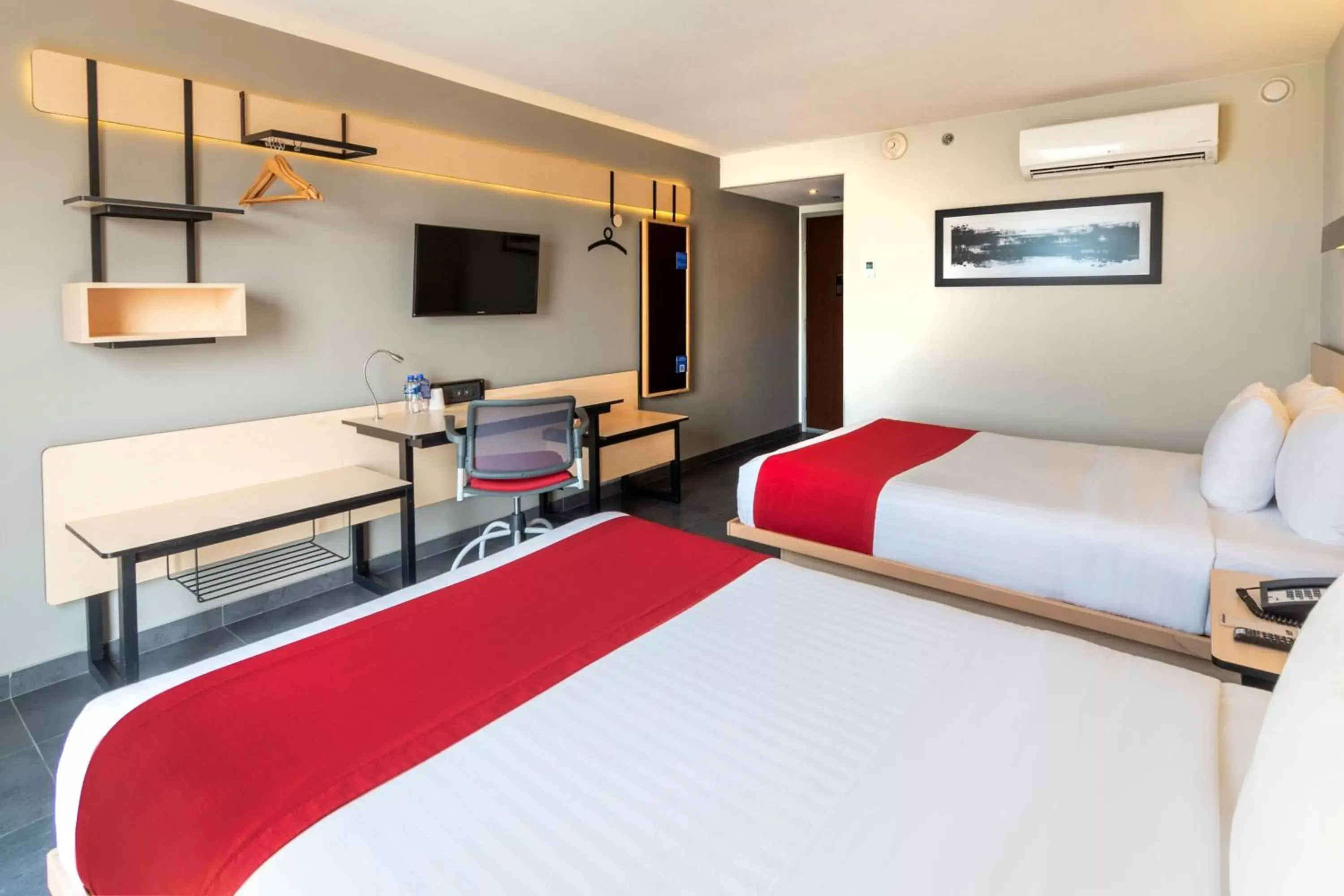 Photo of the whole room, Bed in City Express by Marriott Tuxpan