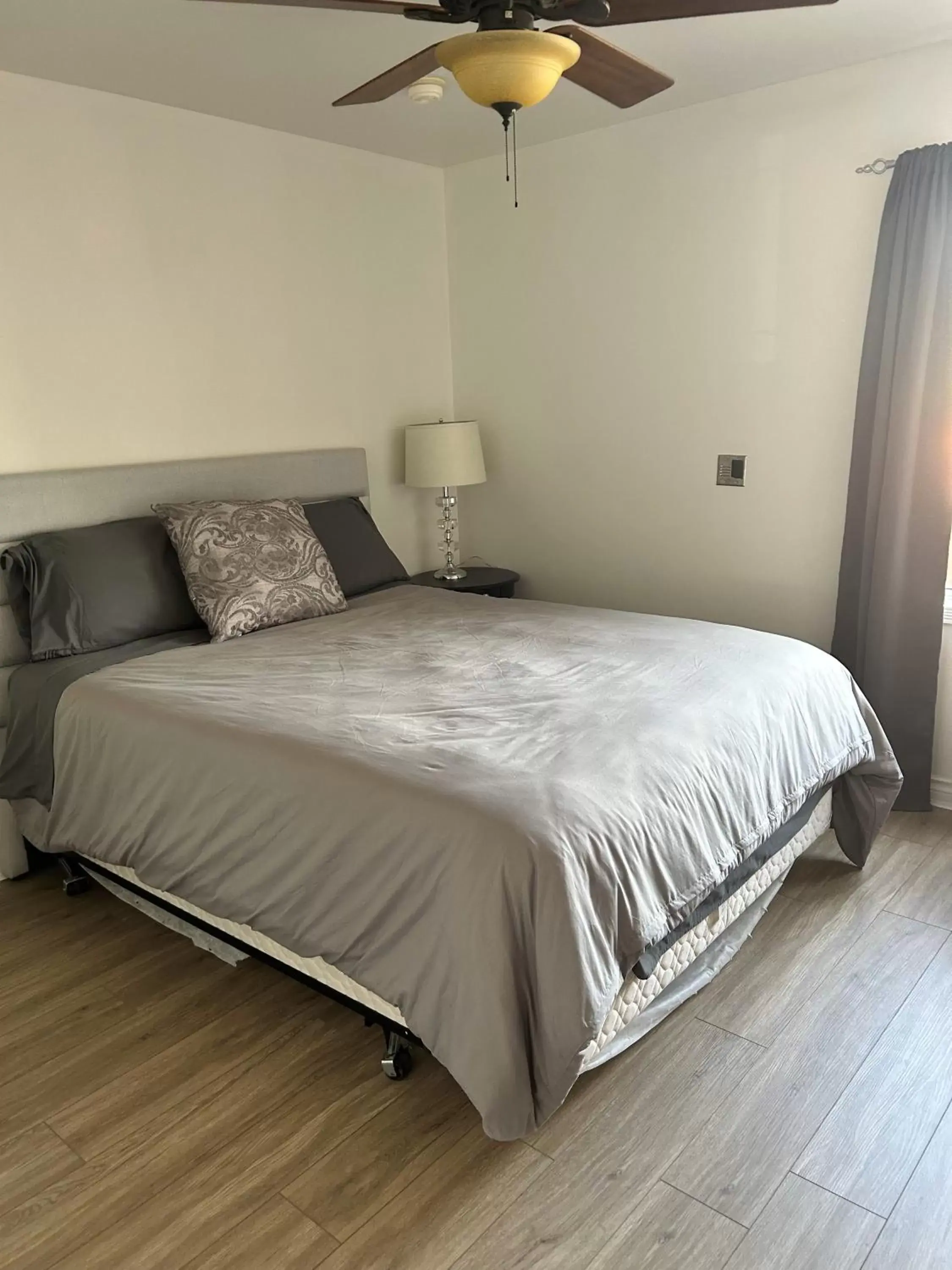 Queen Room in Sonora Desert Inn Queen Room in Sonora Desert Inn