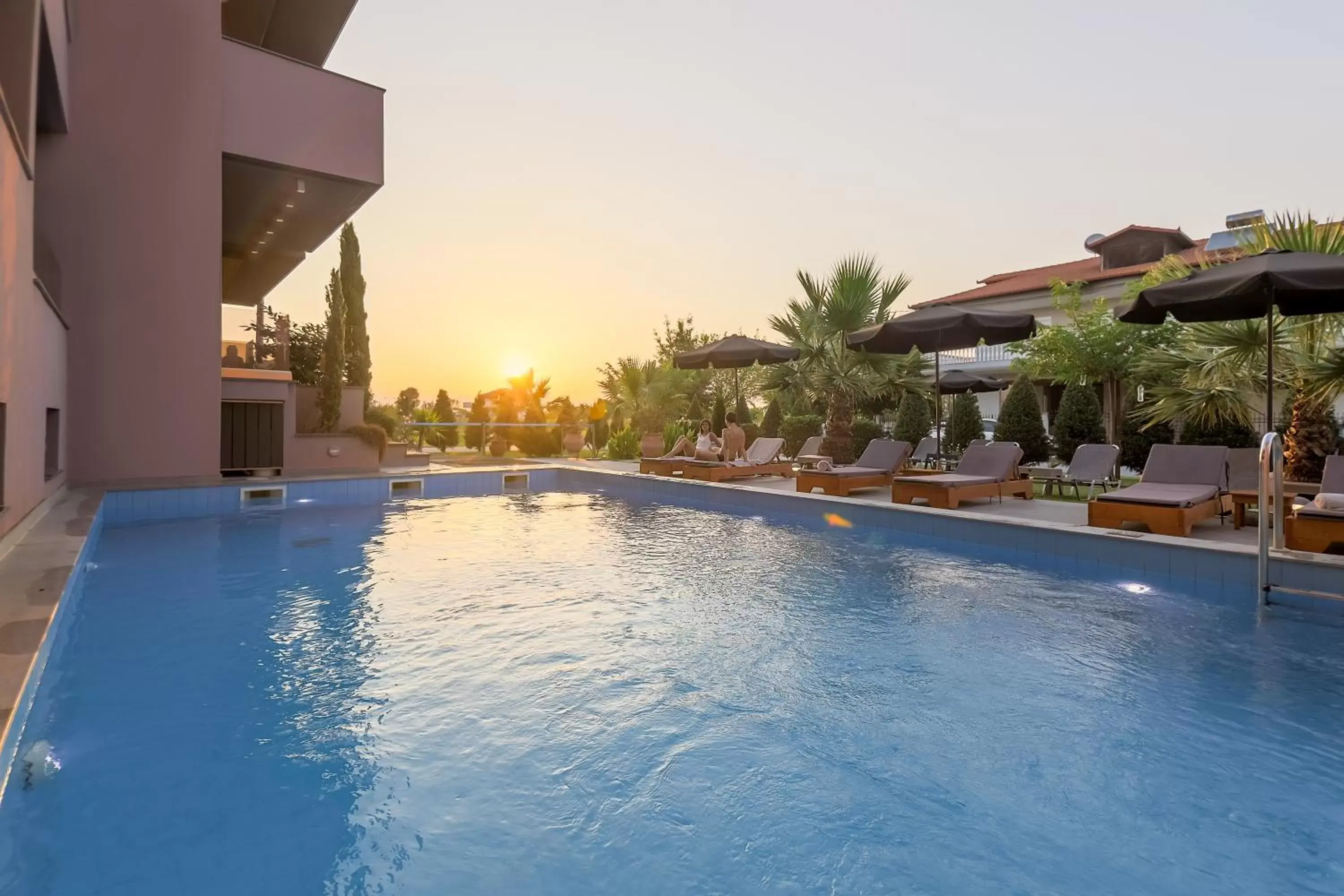 Swimming Pool in Hotel Yakinthos