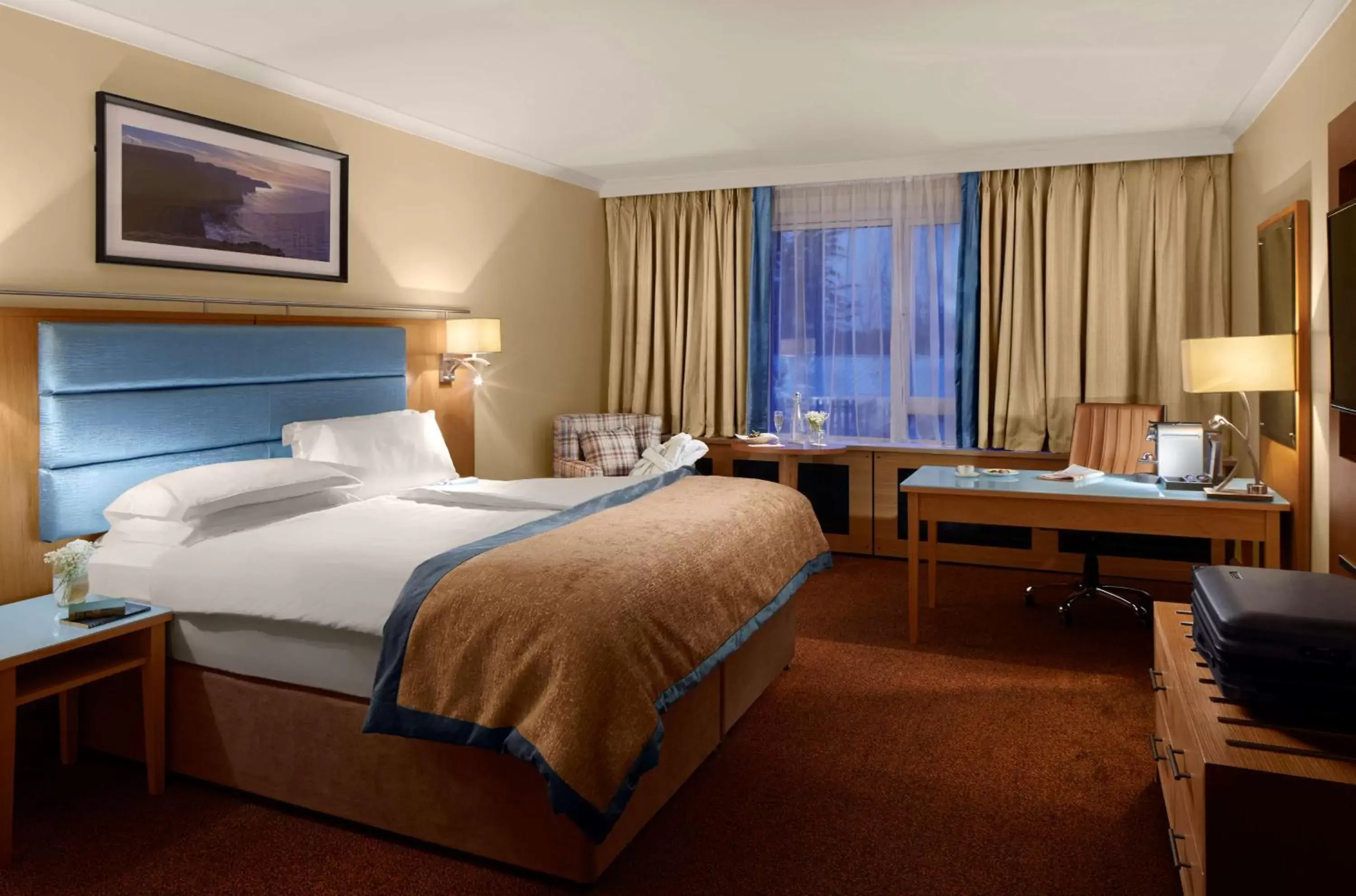 Photo of the whole room, Bed in Radisson BLU Hotel and Spa, Limerick