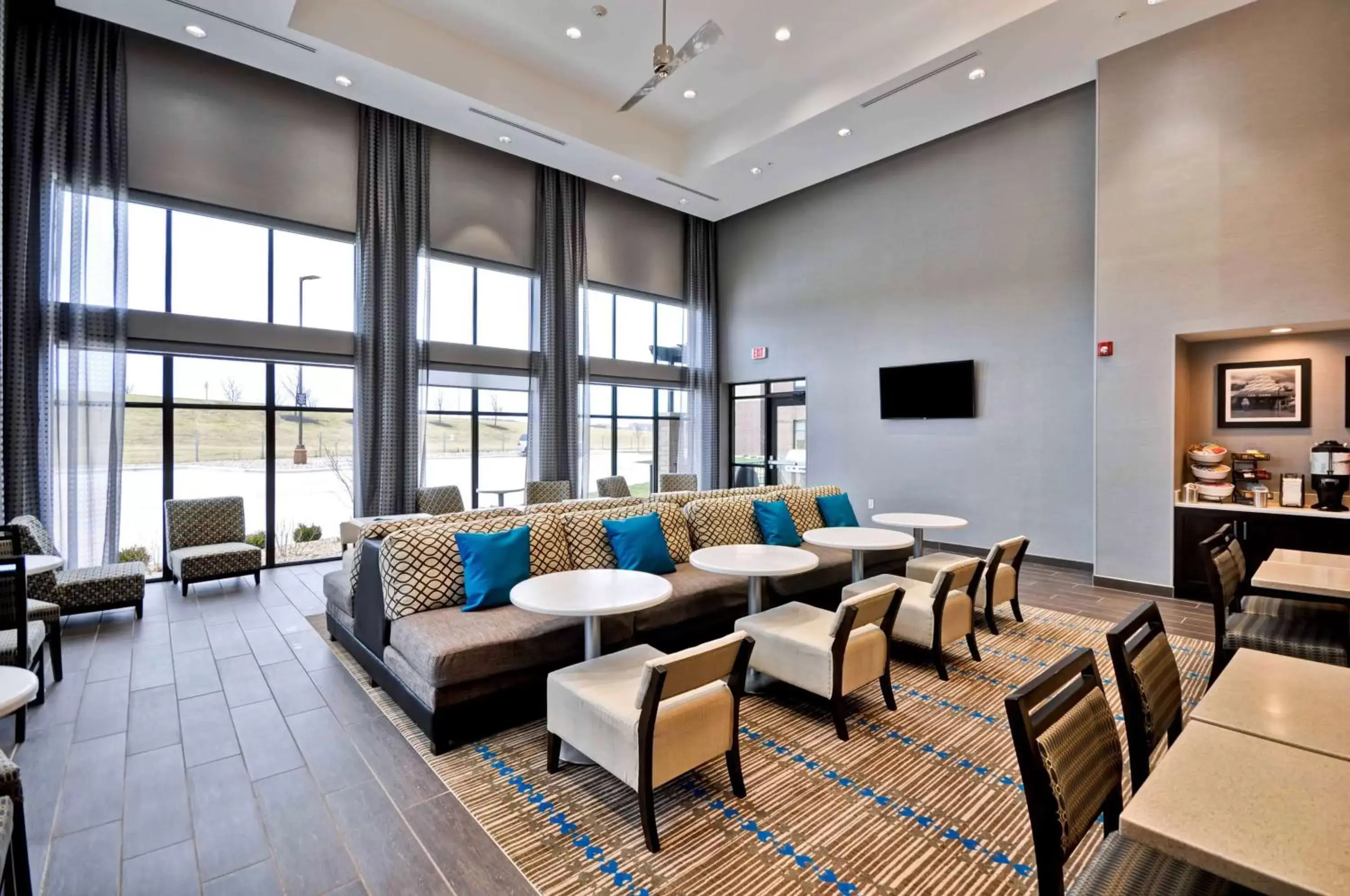 Lobby or reception in Homewood Suites by Hilton Cincinnati/West Chester