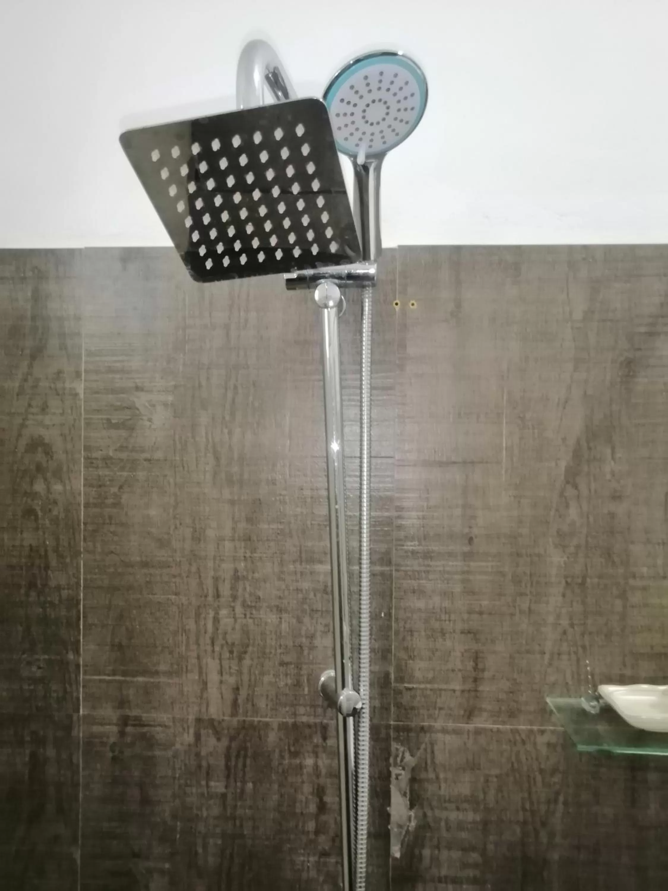 Le Petit Hotel & Restaurant