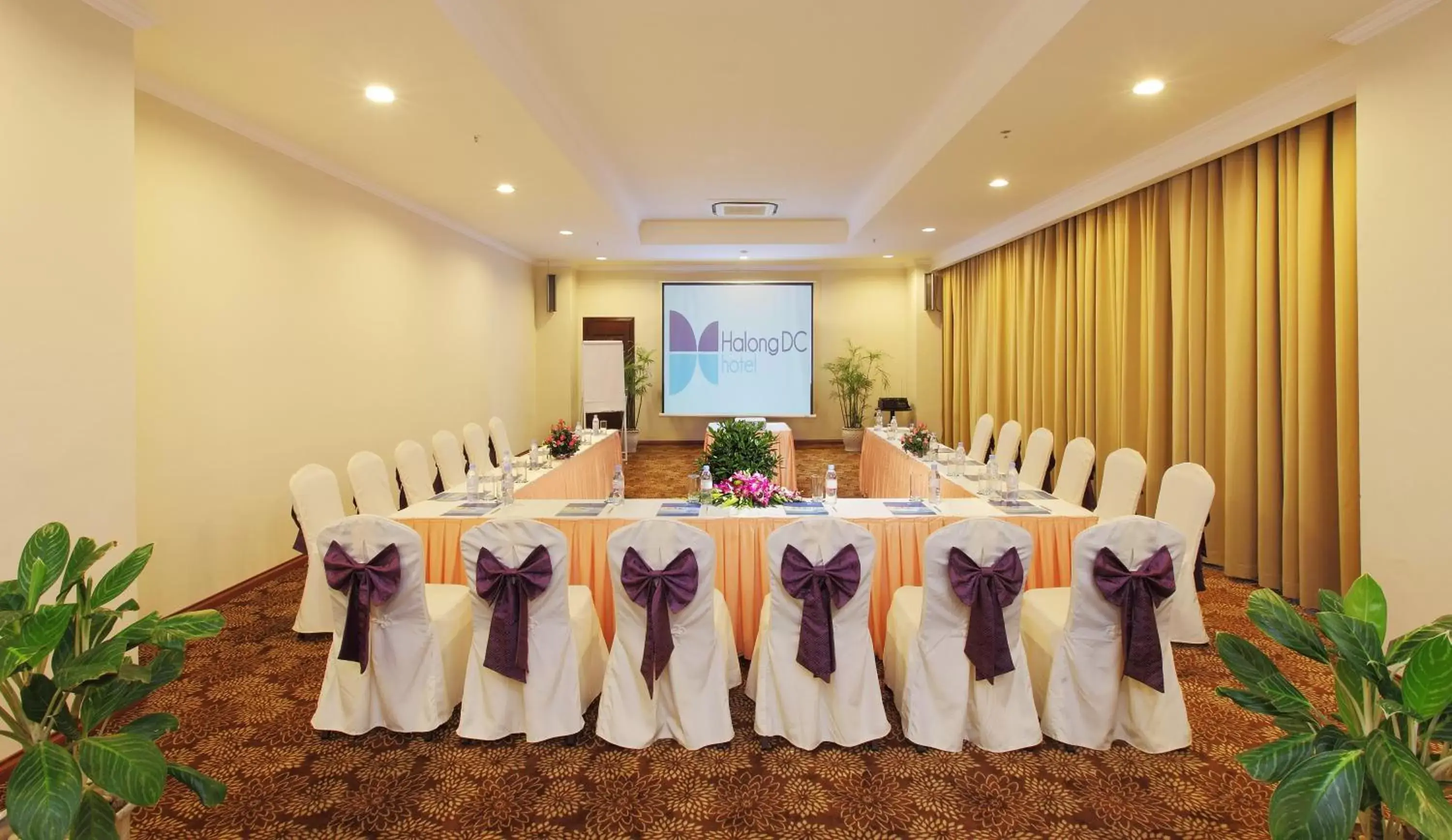 Business facilities in Ha Long DC Hotel