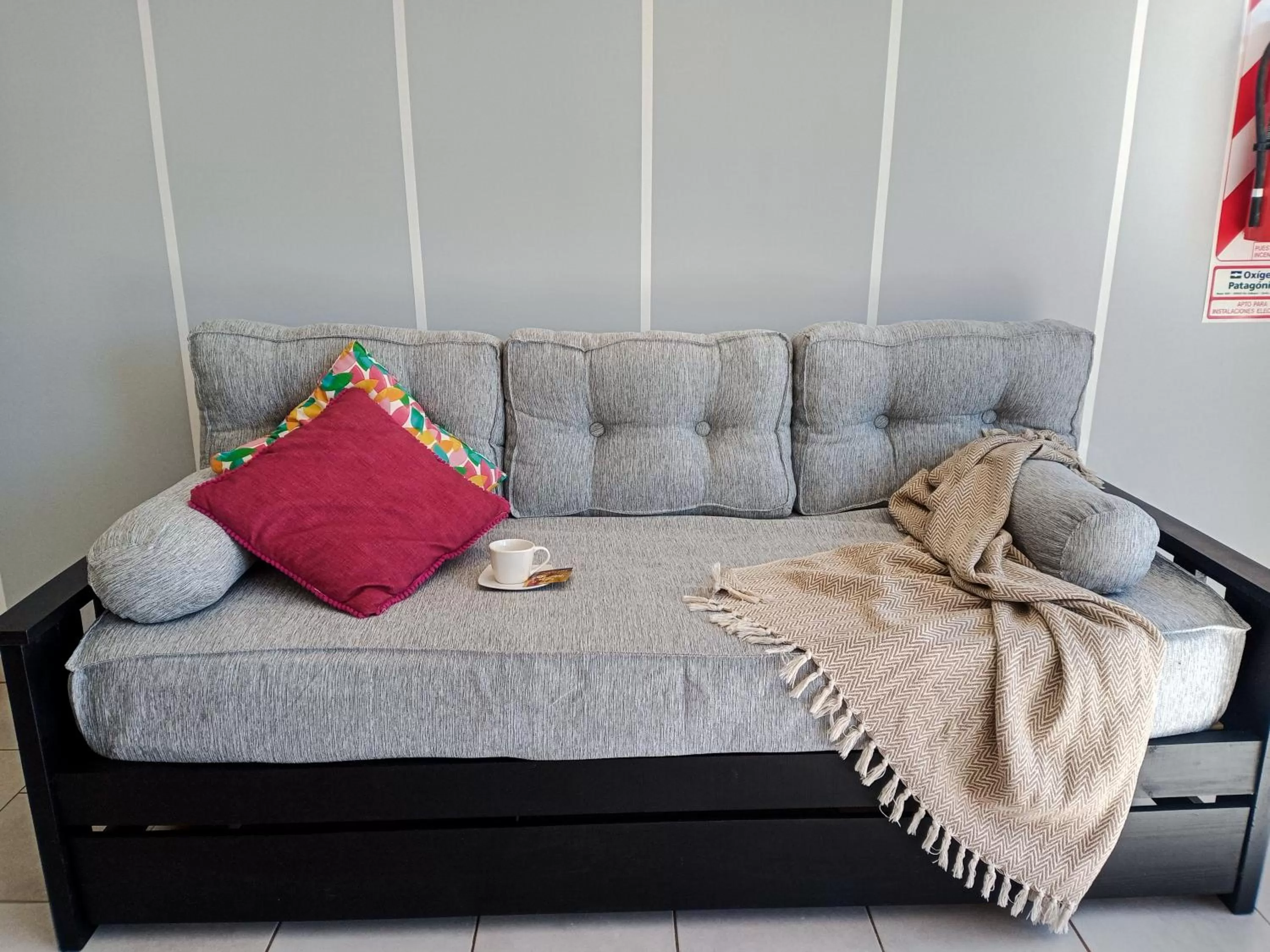 Living room, Bed in Flamenco Bay Apartments
