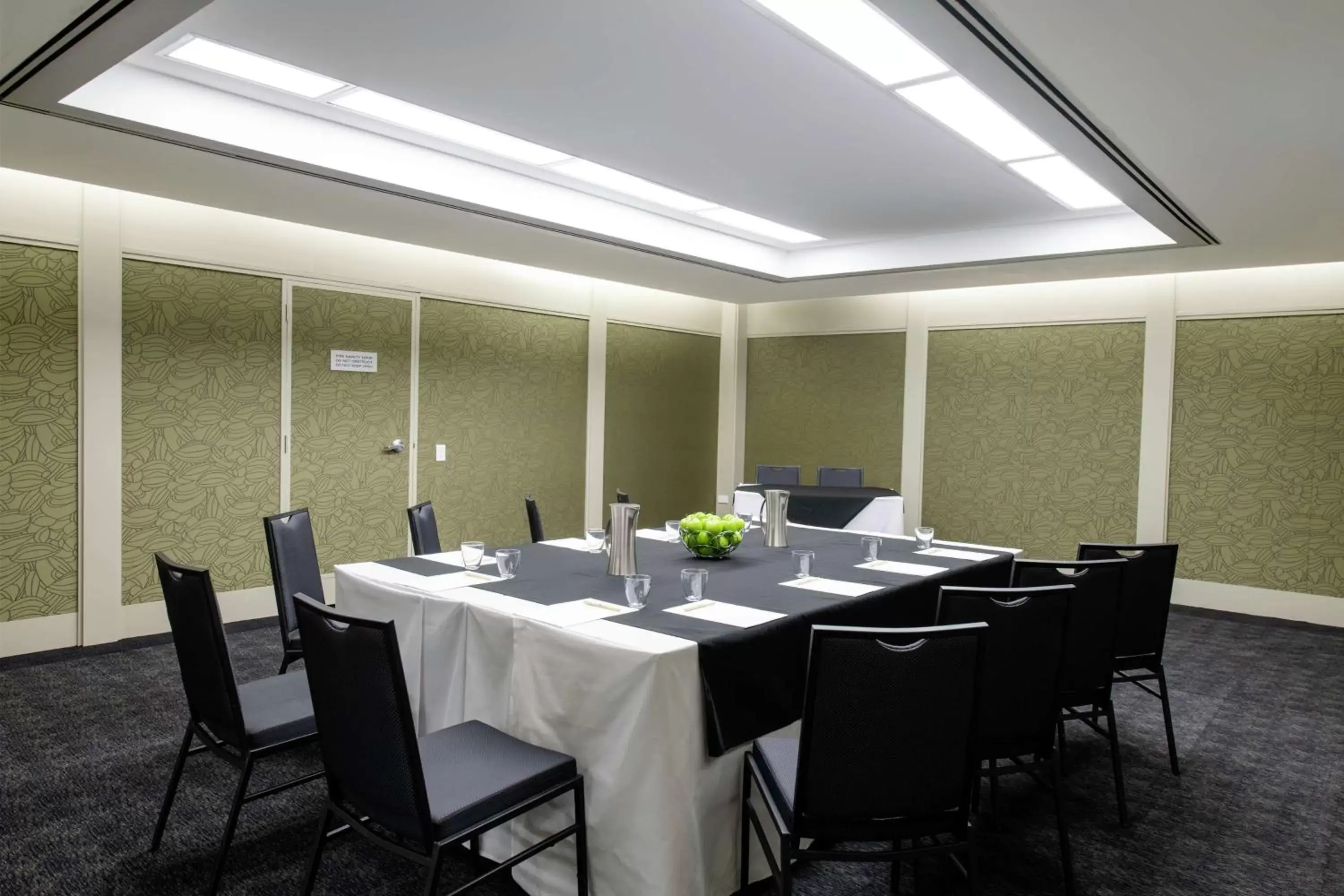 Meeting/conference room in DoubleTree by Hilton Esplanade Darwin