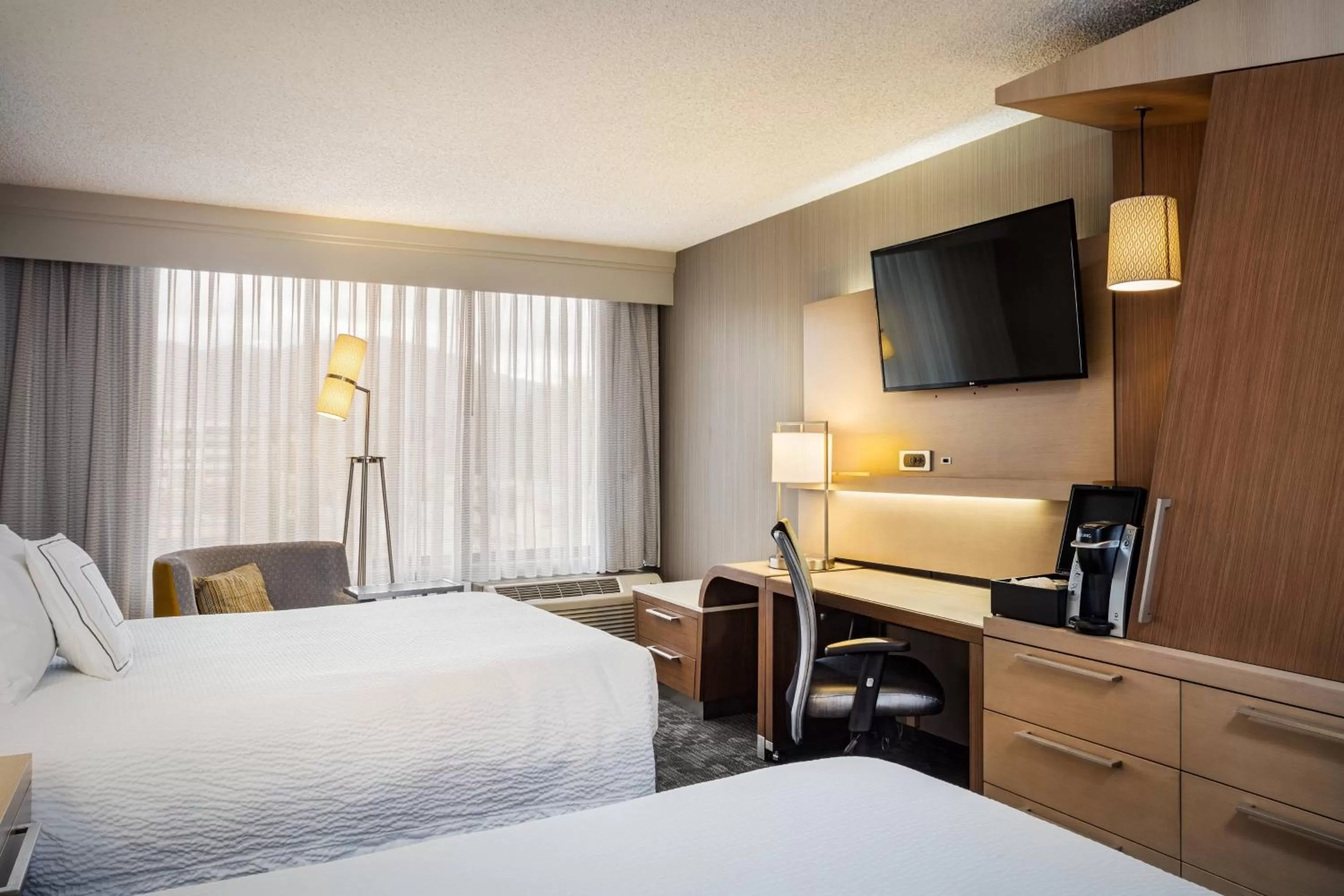 Executive Double Room with Two Double Beds in Courtyard by Marriott Riverside UCR/Moreno Valley Area
