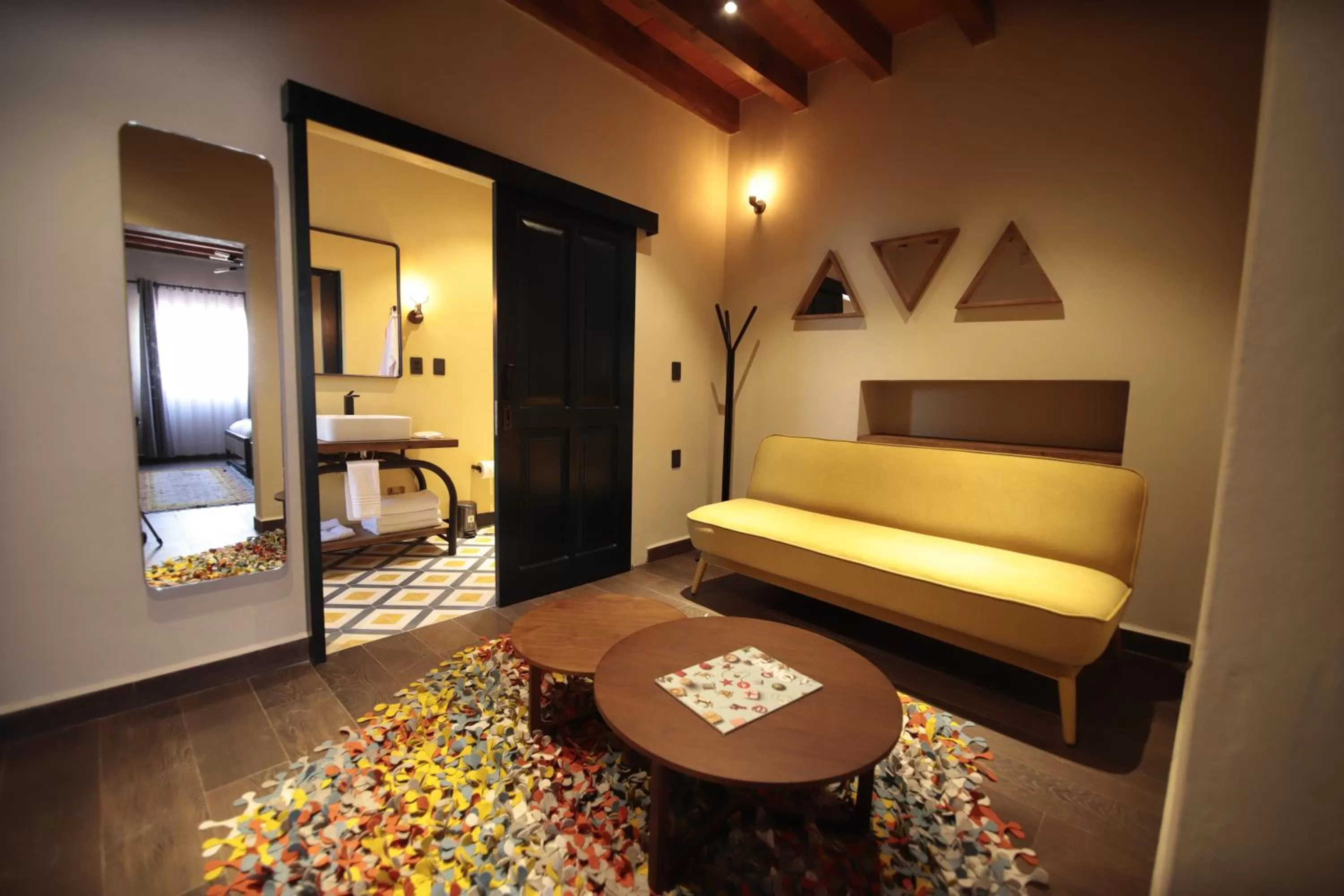 Bed in Antigua Trece Hotel Fusión