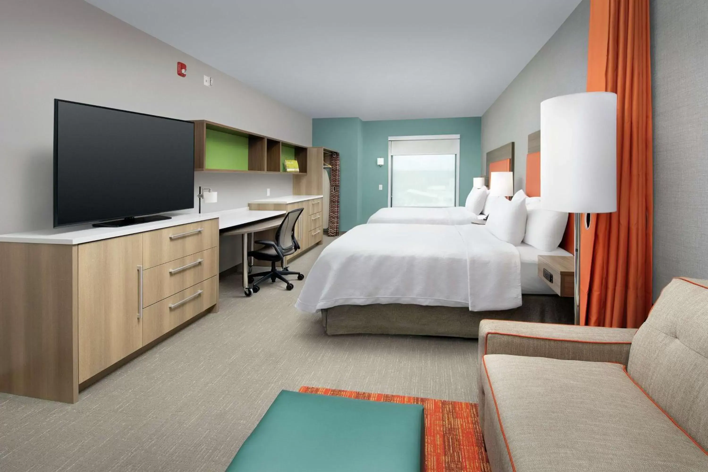 Bedroom, TV/Entertainment Center in Home2 Suites By Hilton Asheville Biltmore Village