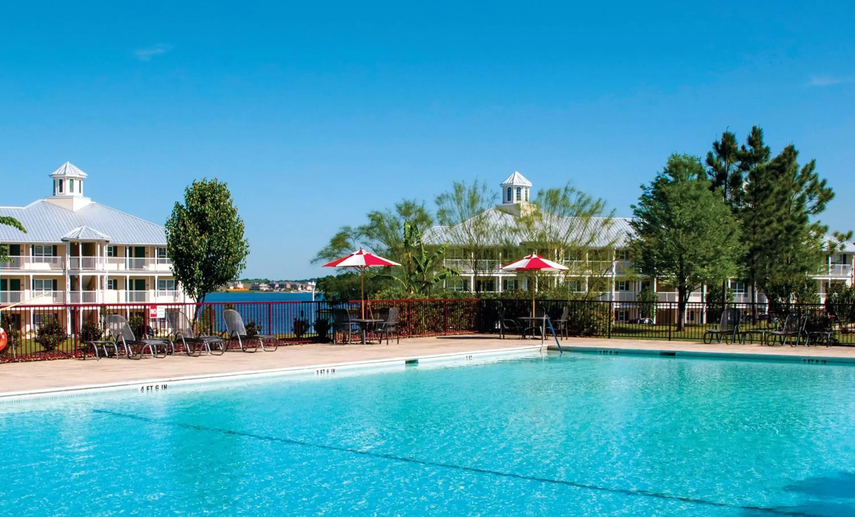 Swimming pool in Holiday Inn Club Vacations Piney Shores Resort at Lake Conroe