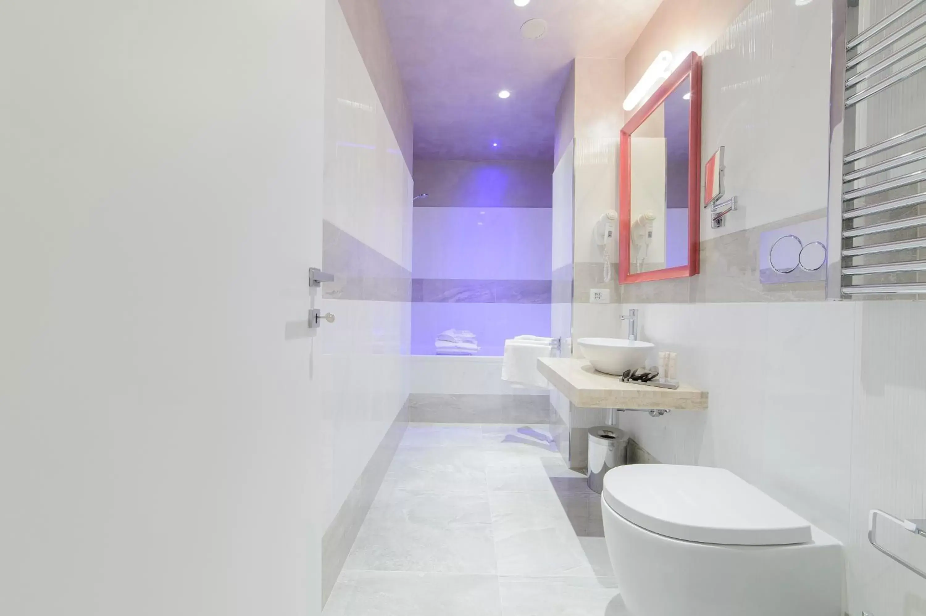 Toilet, Bathroom in Hotel Vespasiano
