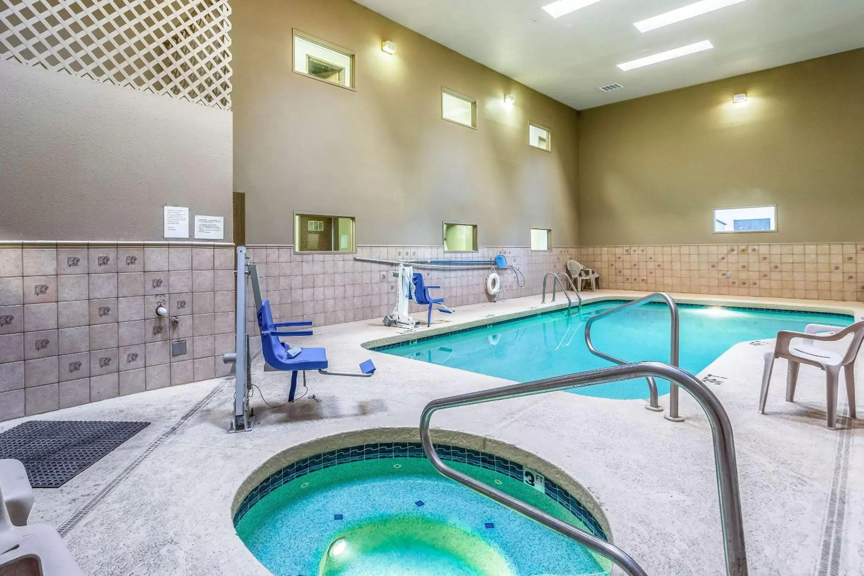 On site, Swimming Pool in Rodeway Inn & Suites Lake Havasu City