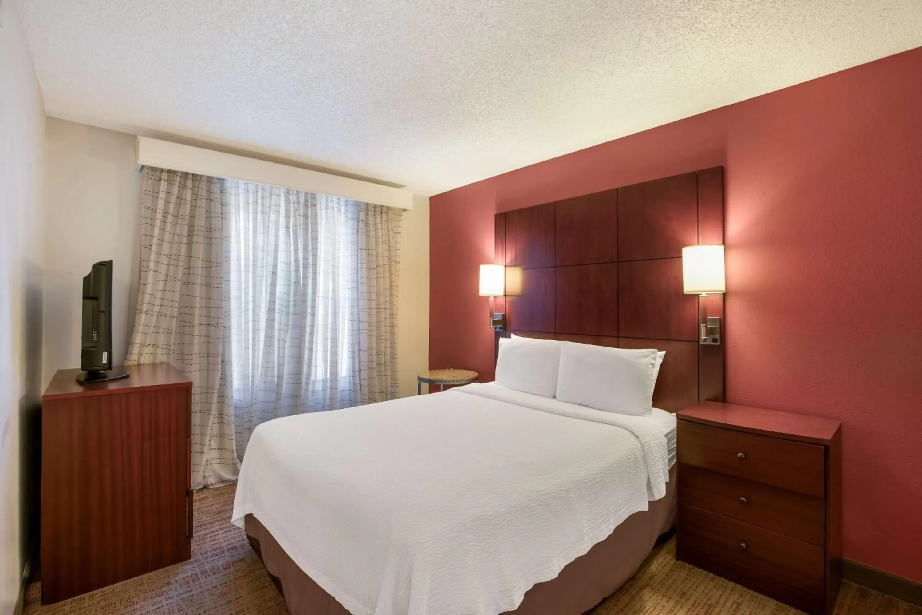 Bedroom, Bed in SenS Suites Livermore; SureStay Collection by Best Western