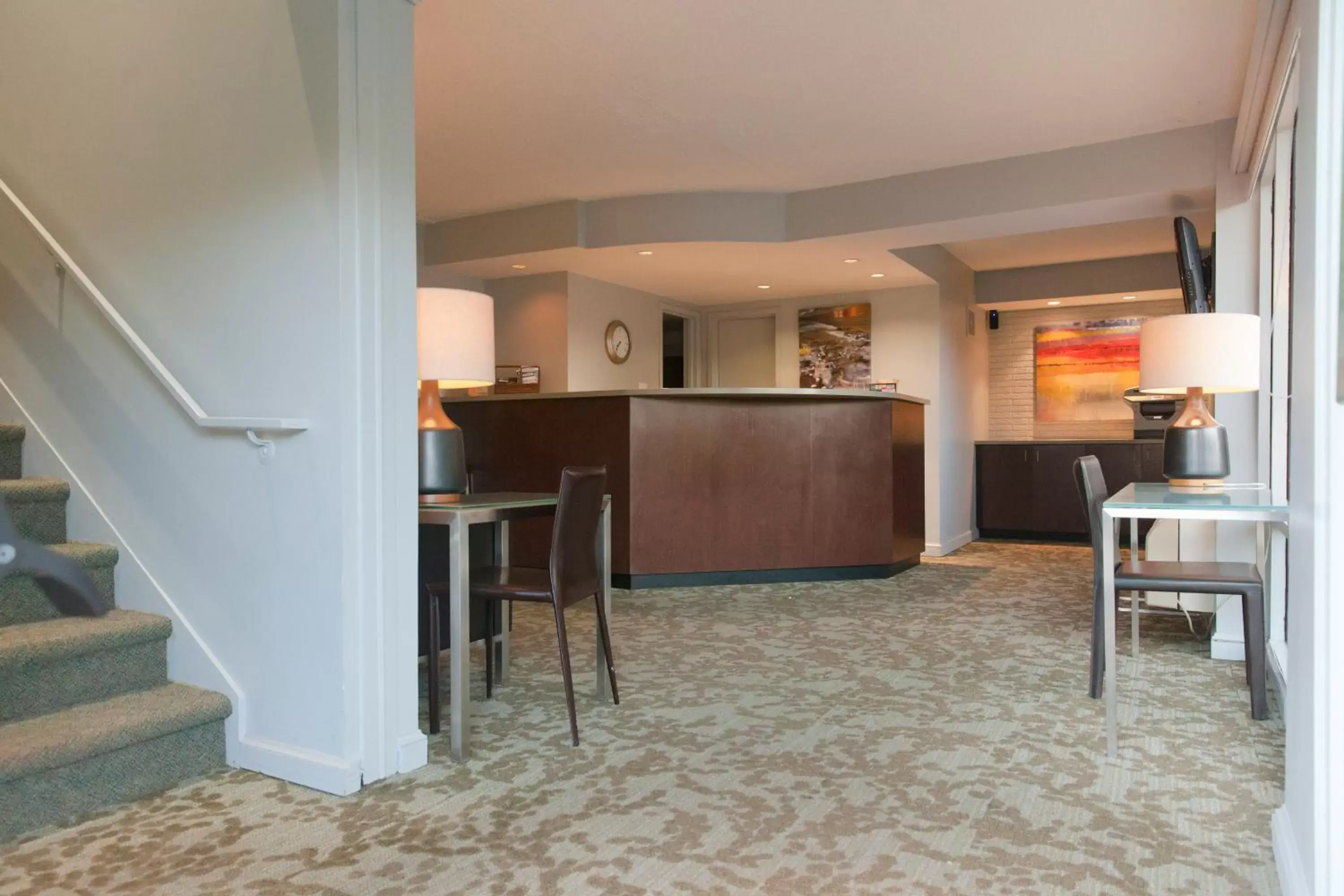 Lobby or reception, Lounge/Bar in Inns of Virginia Arlington