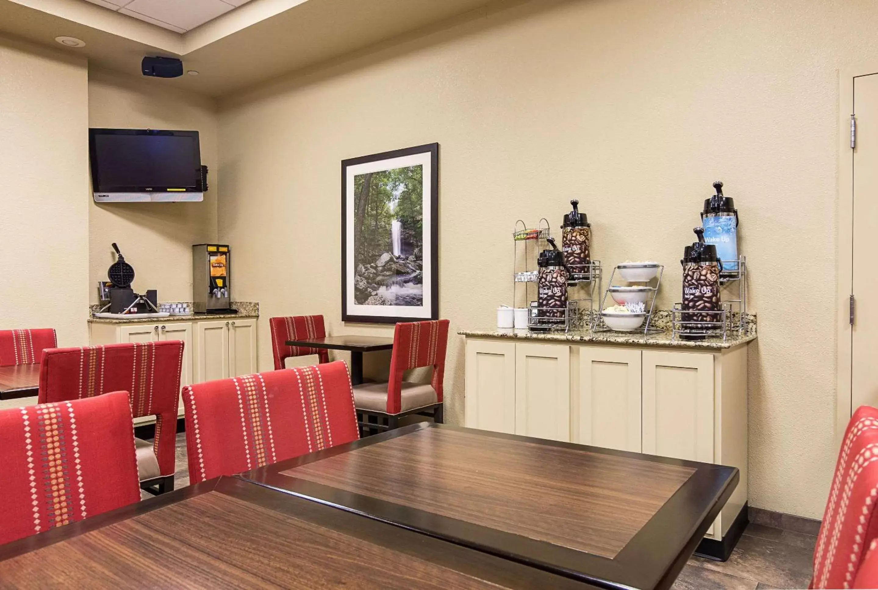 Restaurant/Places to Eat in Comfort Inn Bentonville - Crystal Bridges