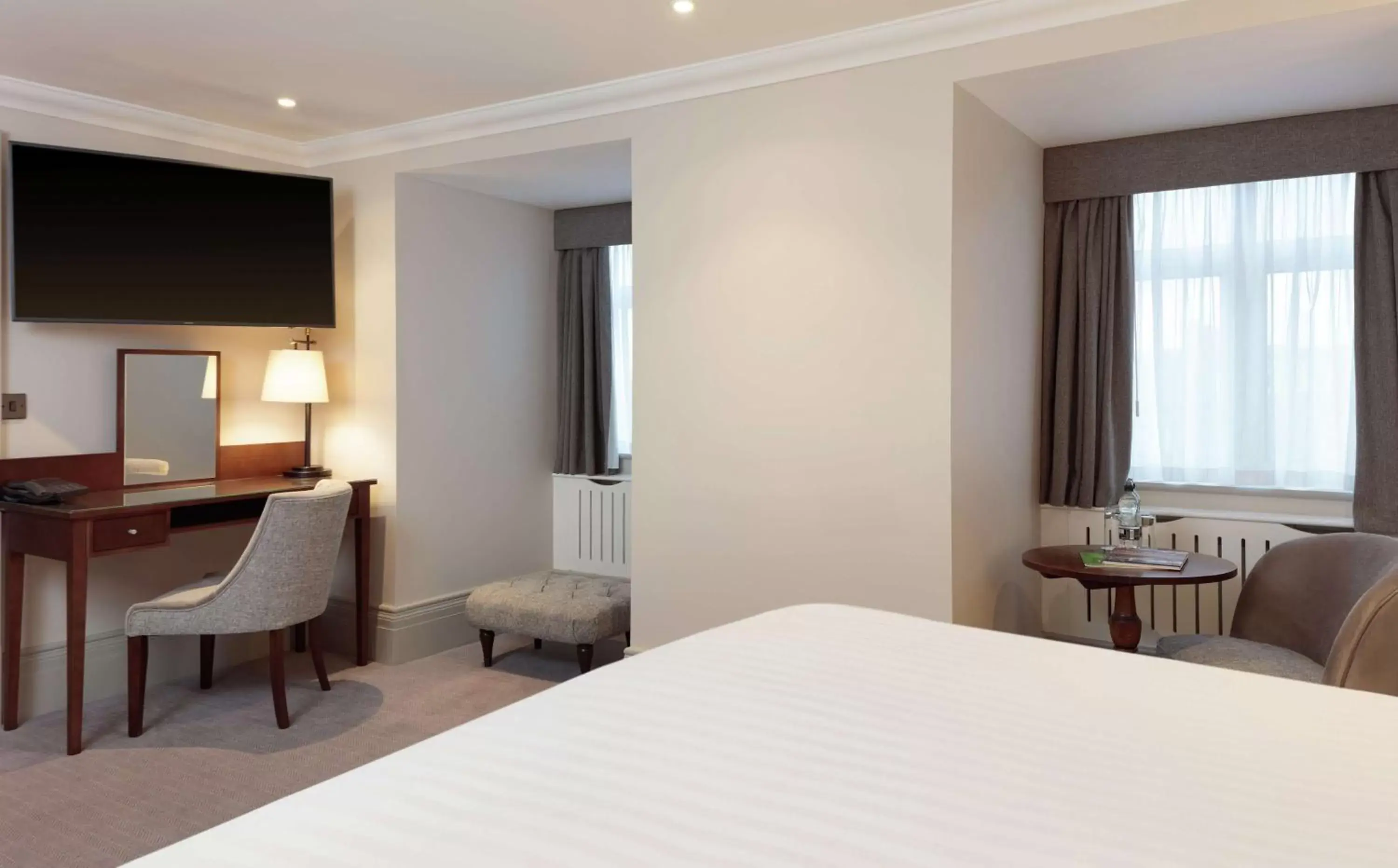 TV and multimedia, Bed in DoubleTree by Hilton Harrogate Majestic Hotel & Spa