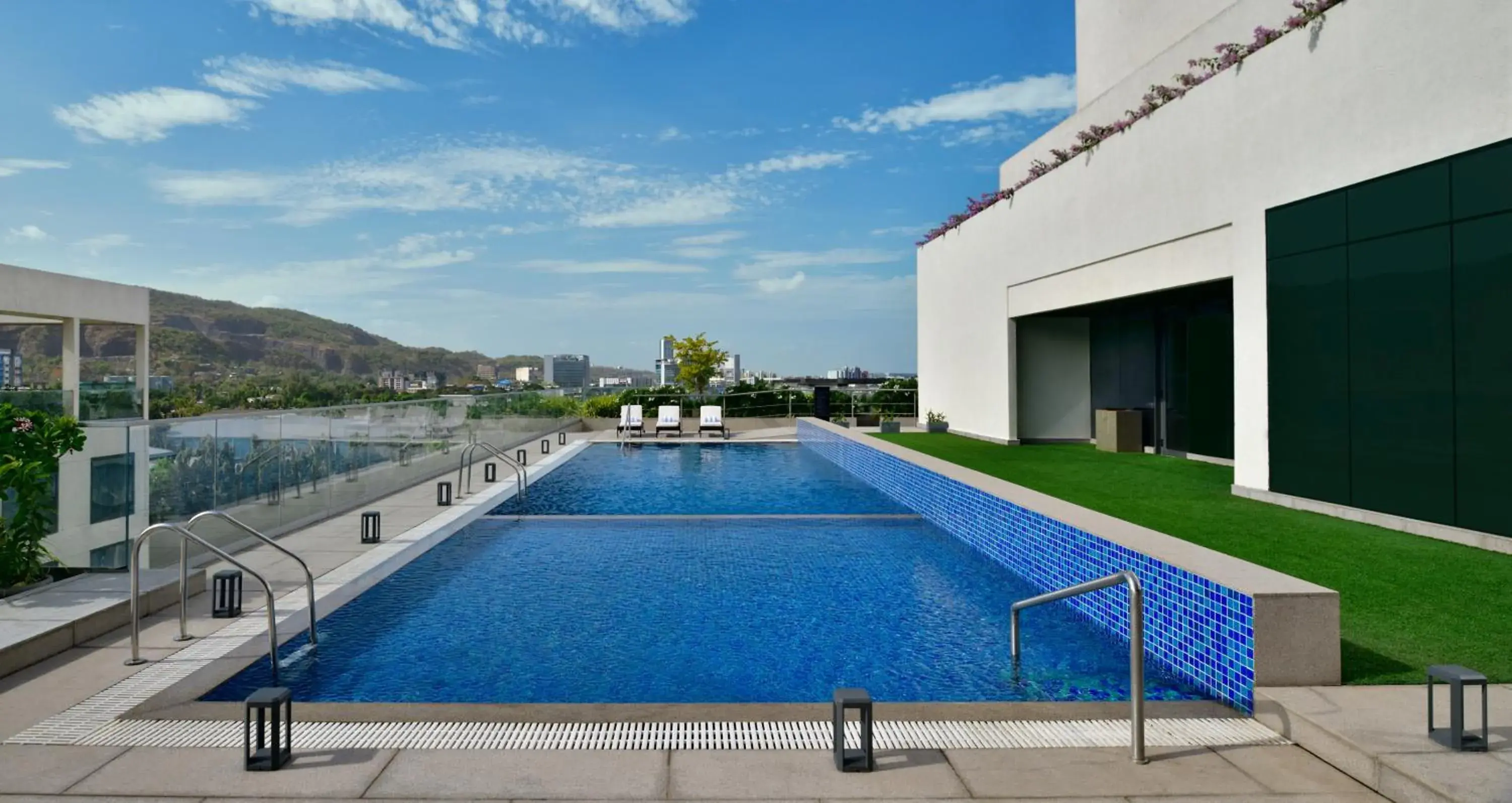 Pool view, Swimming Pool in Marriott Executive Apartments Navi Mumbai