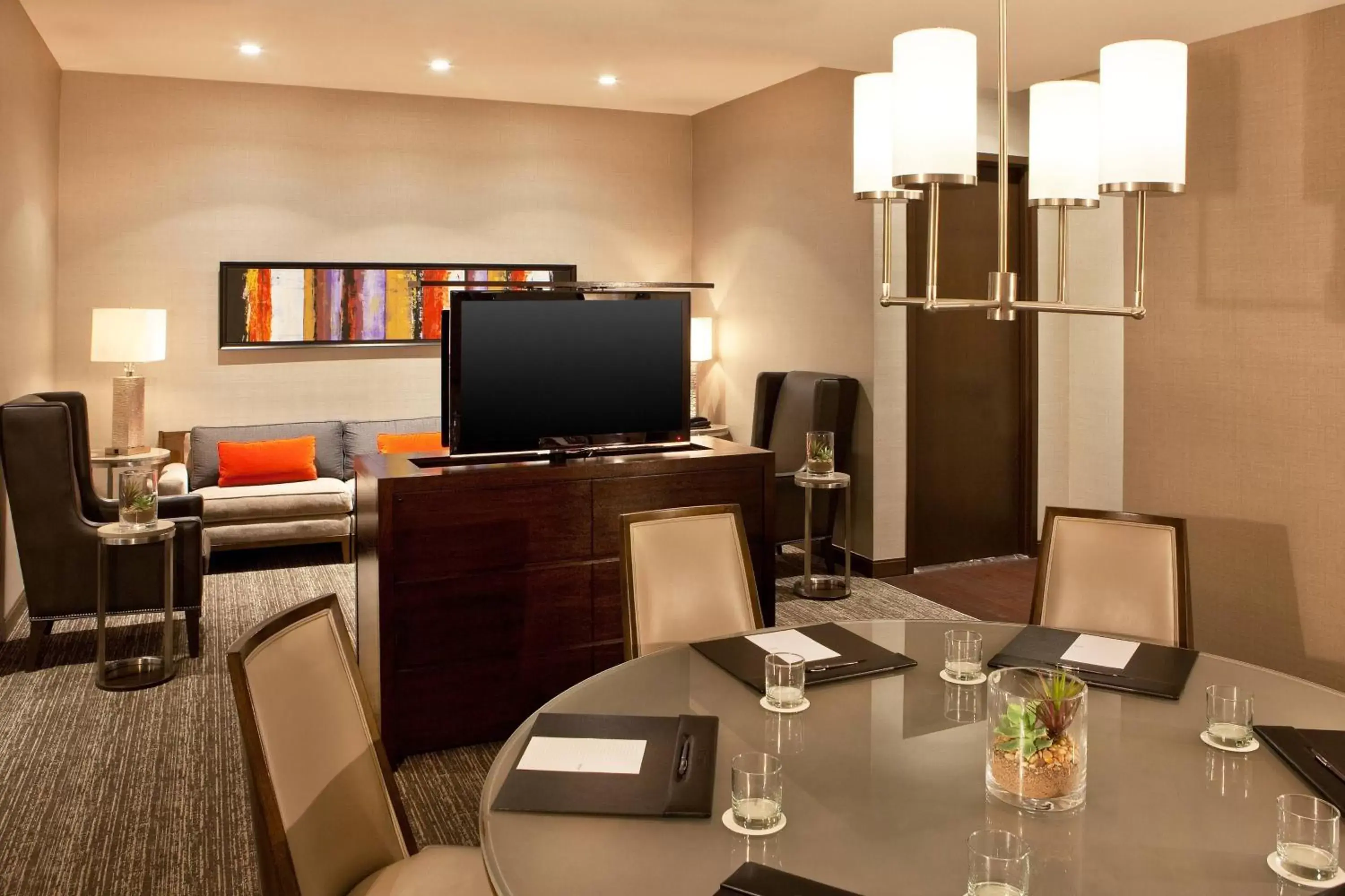 Meeting/conference room, TV/Entertainment Center in The Westin Phoenix Downtown