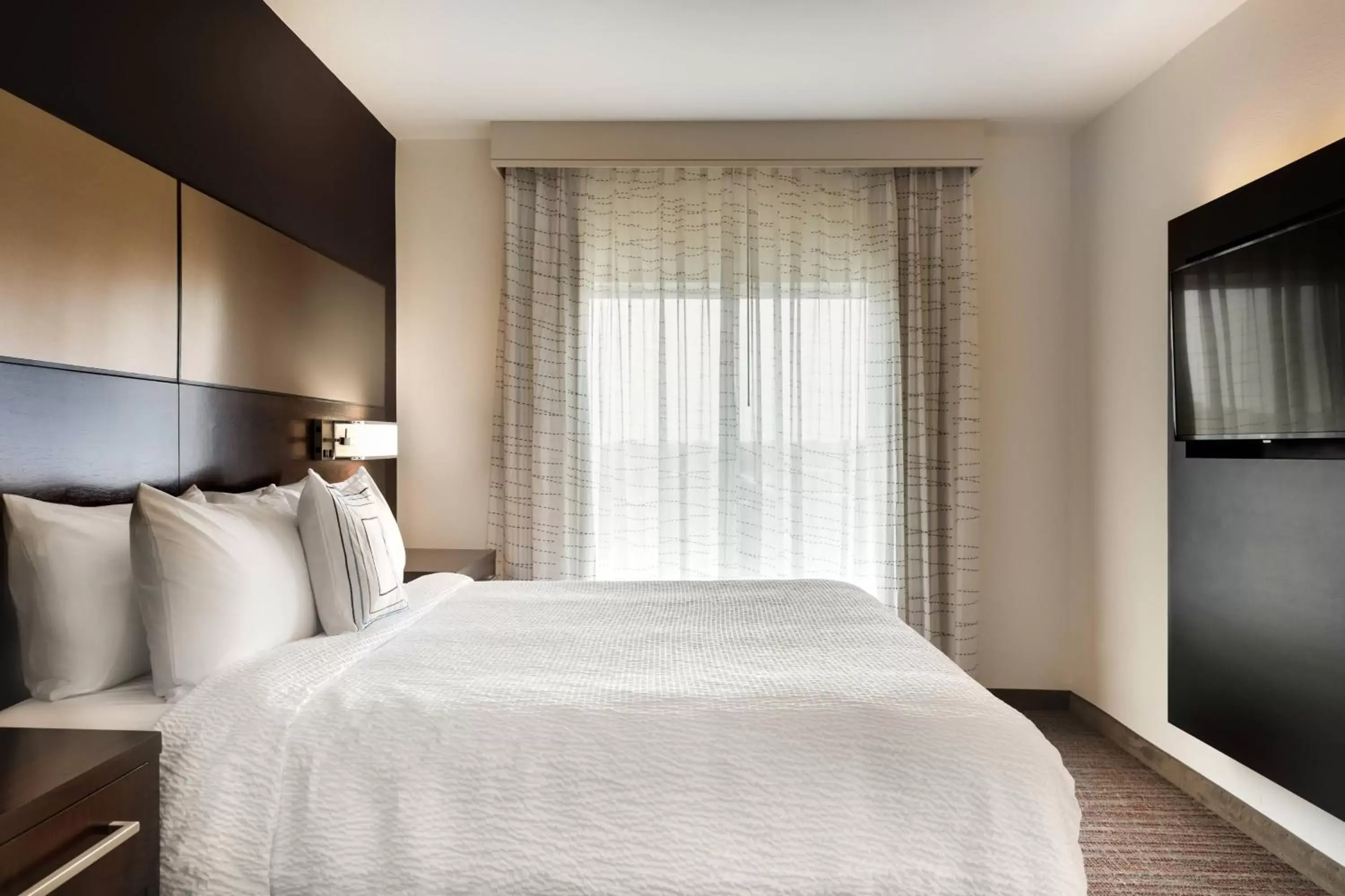 Bedroom, Bed in Residence Inn by Marriott Dallas Plano/Richardson at Coit Rd.