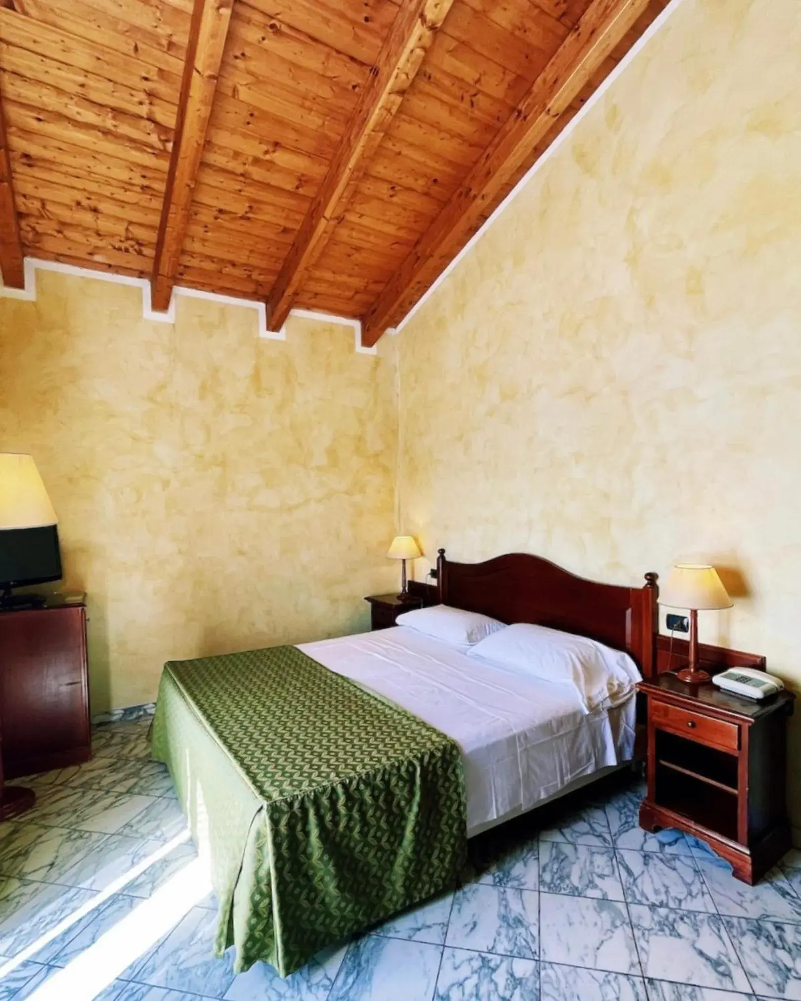 Bedroom, Bed in Hotel La Pigna