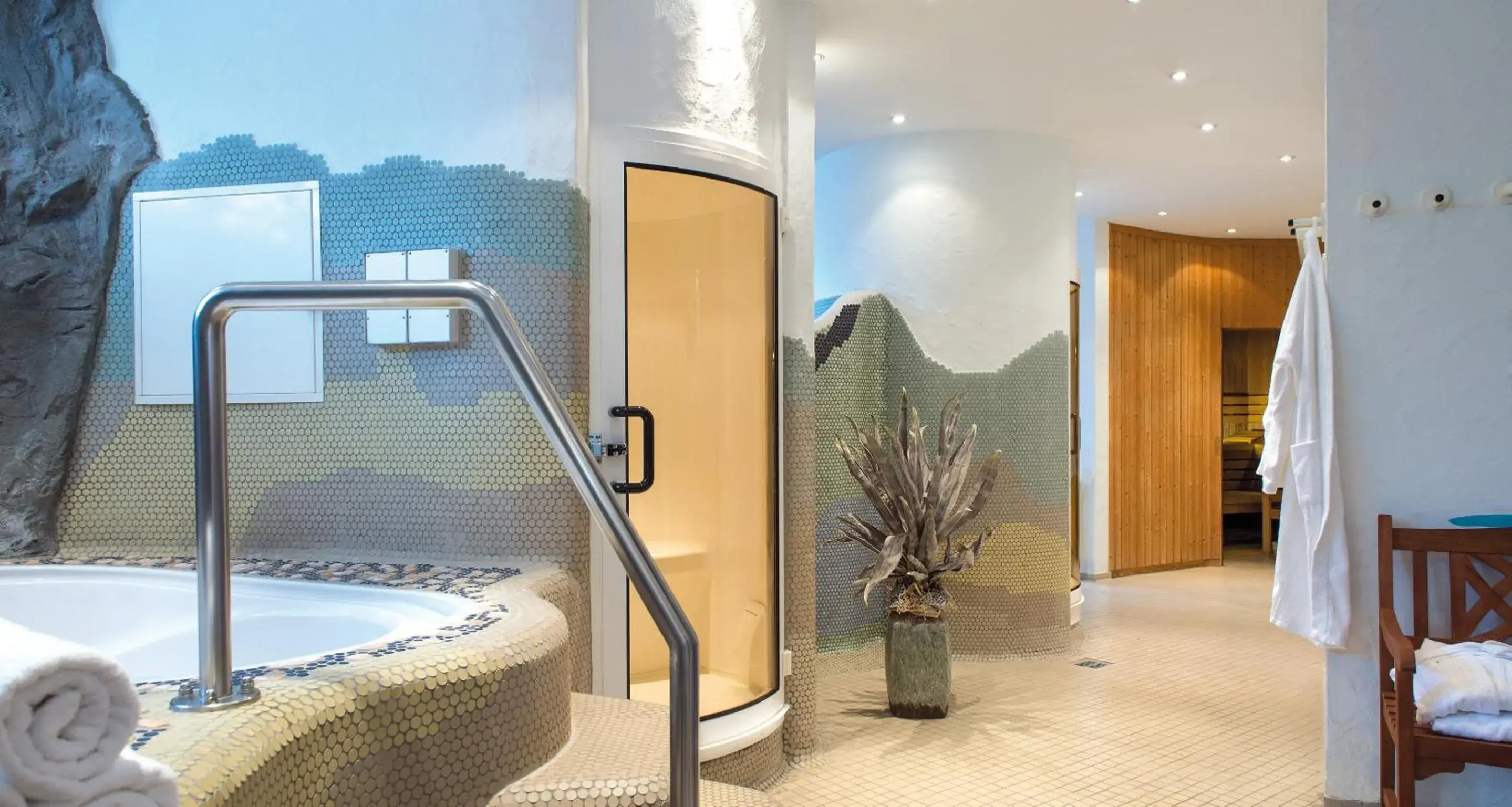 Sauna, Swimming Pool in Victor's Residenz-Hotel Frankenthal