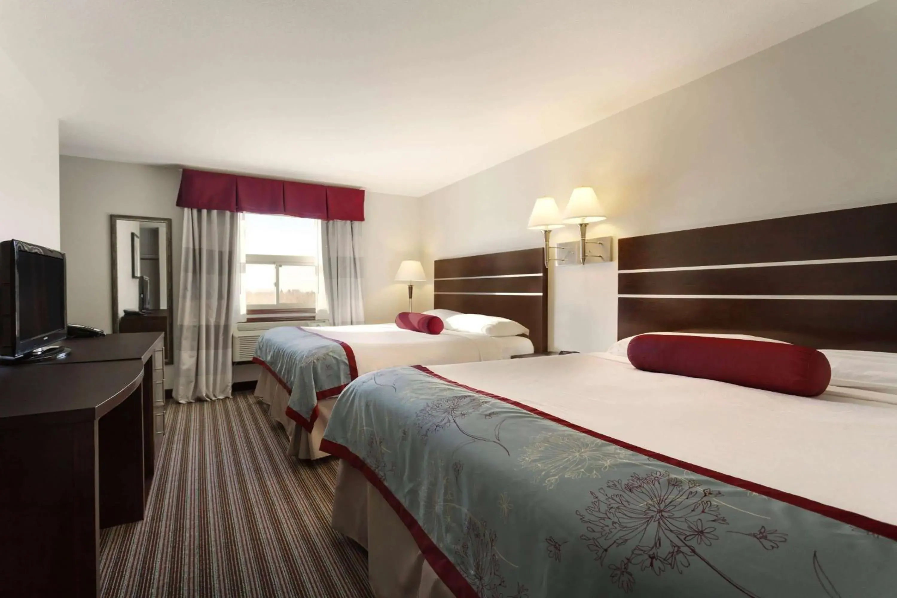 Photo of the whole room, Bed in Super 8 by Wyndham Saskatoon Near Downtown Photo of the whole room, Bed in Super 8 by Wyndham Saskatoon Near Downtown