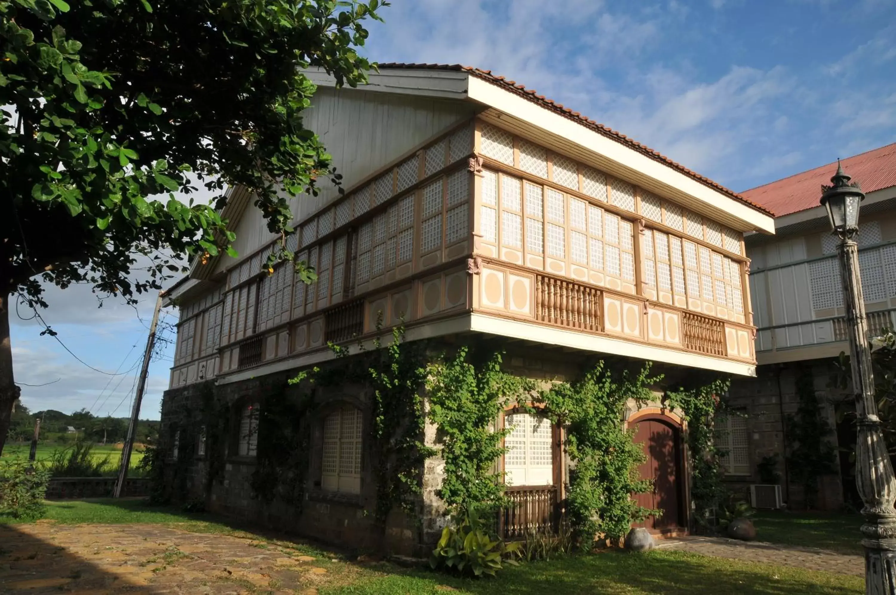 Property Building in Las Casas Filipinas de Acuzar