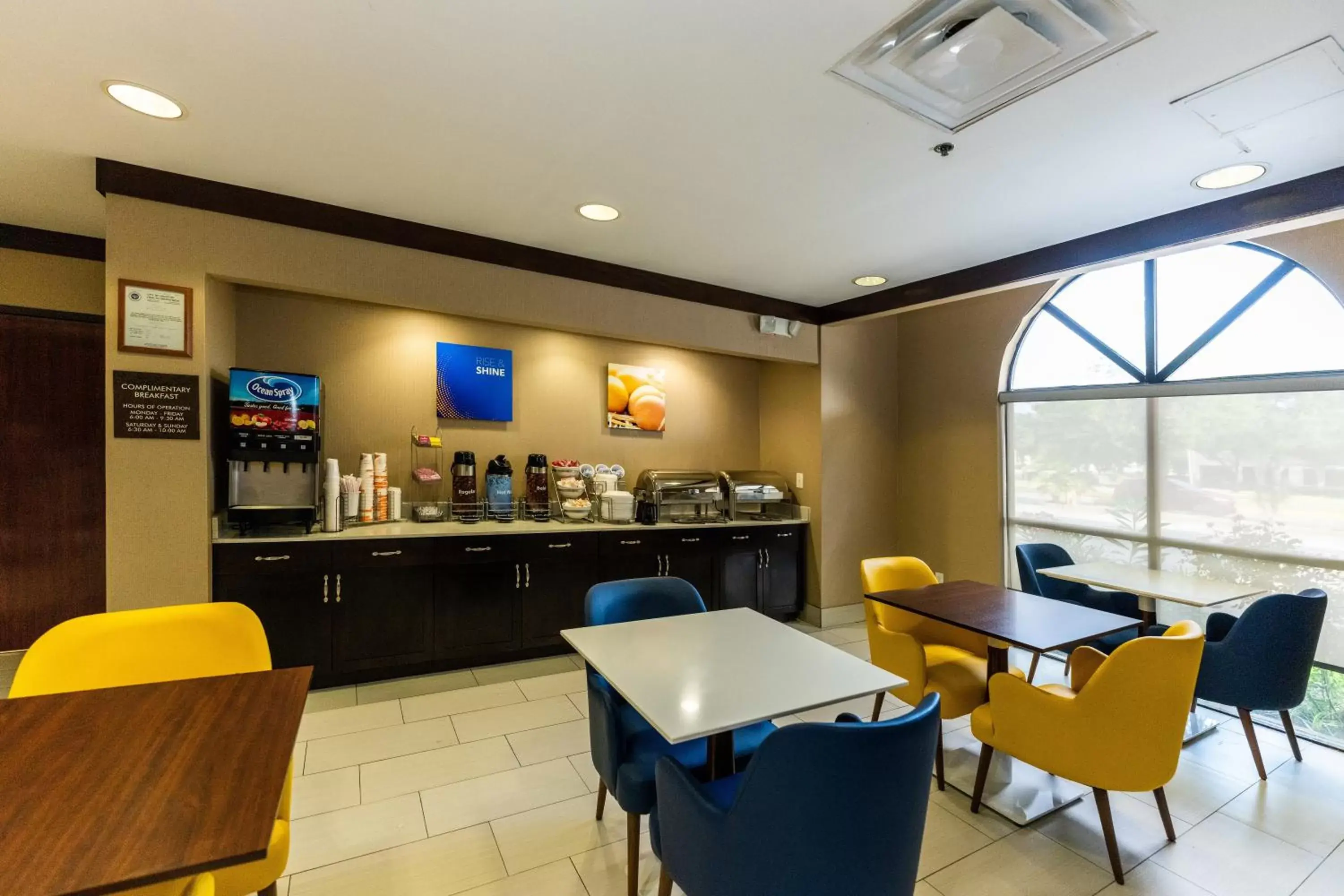 Food and drinks, Restaurant/Places to Eat in Comfort Suites Houston West At Clay Road