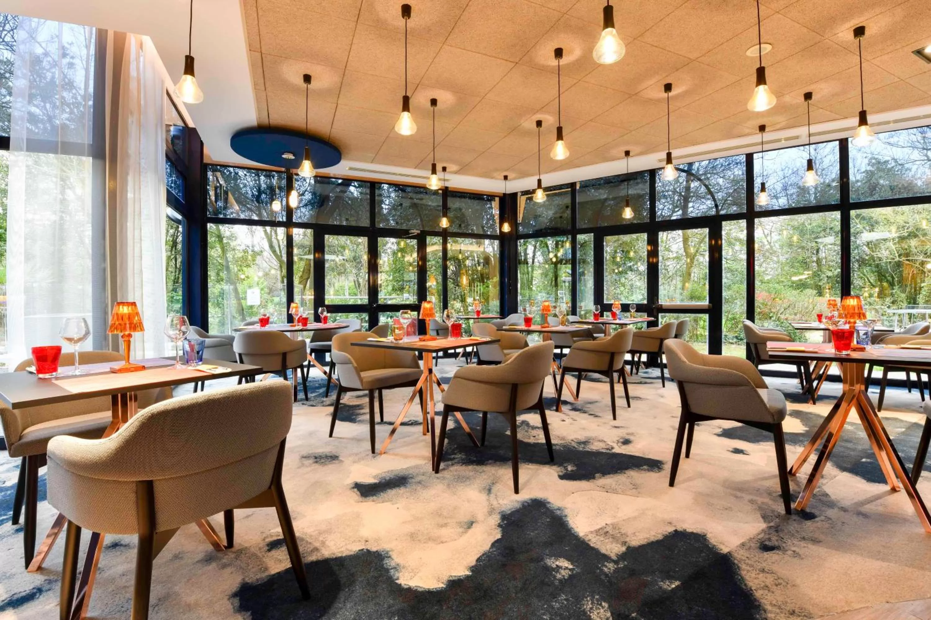 Restaurant/places to eat in Novotel La Rochelle Centre