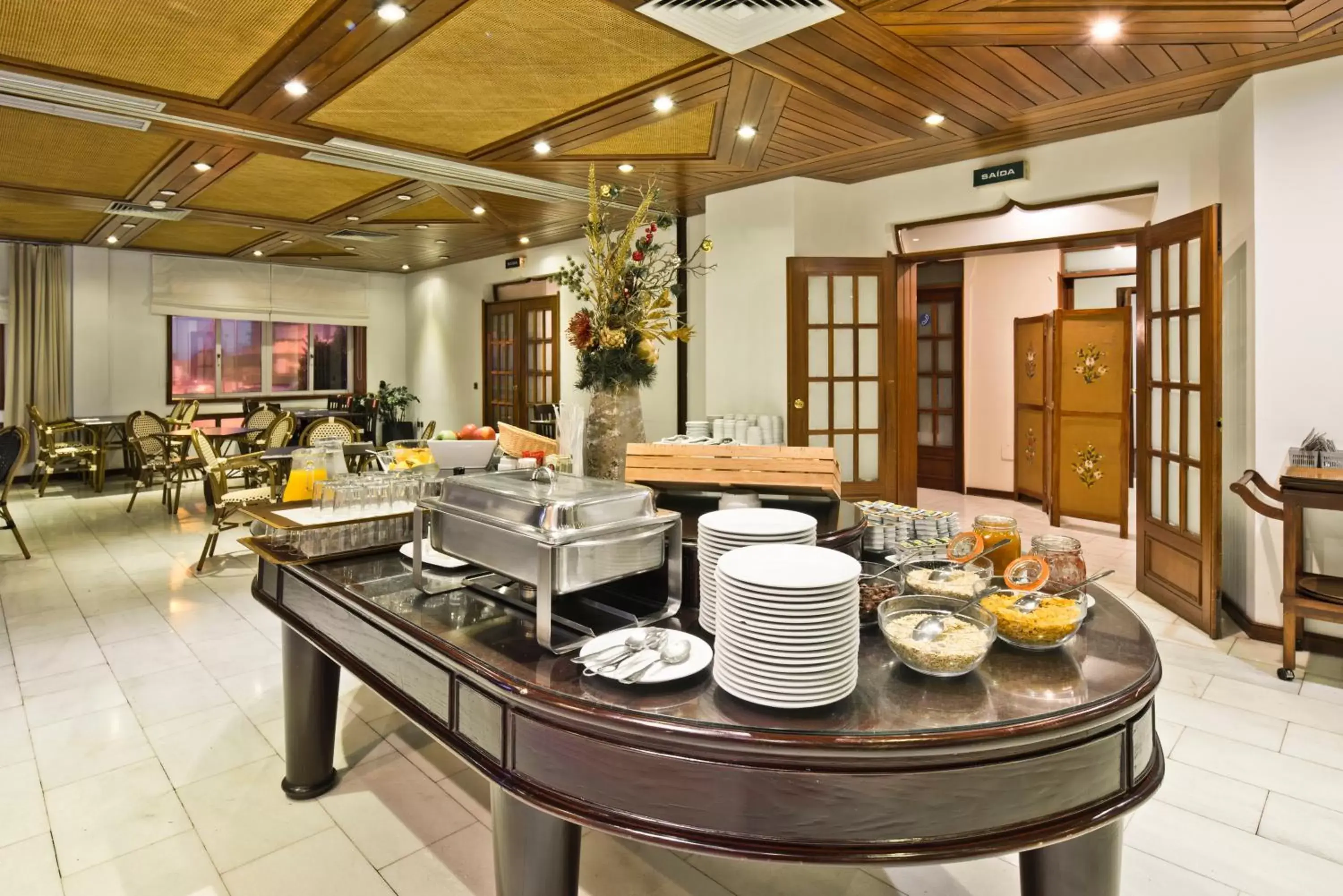 Buffet breakfast, Restaurant/Places to Eat in Golden Tulip Porto Gaia Hotel & SPA