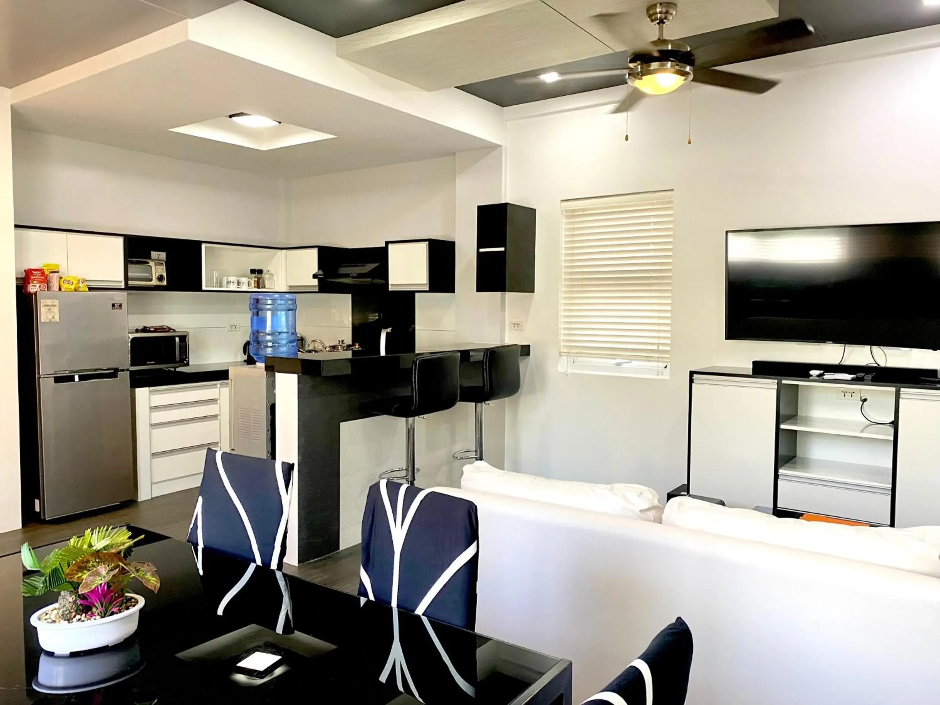 kitchen, Kitchen/Kitchenette in Lalaguna Villas Luxury Dive Resort and Spa